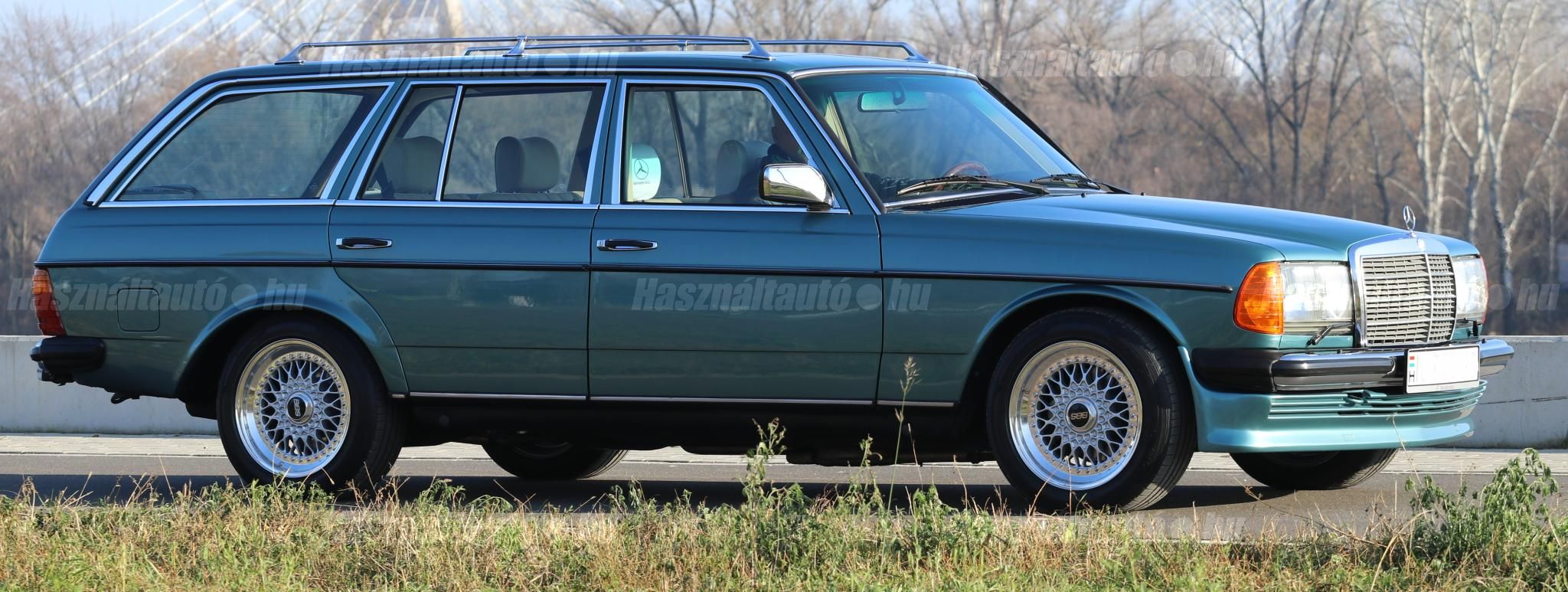 MERCEDES-BENZ W 123 1983/8 - 1