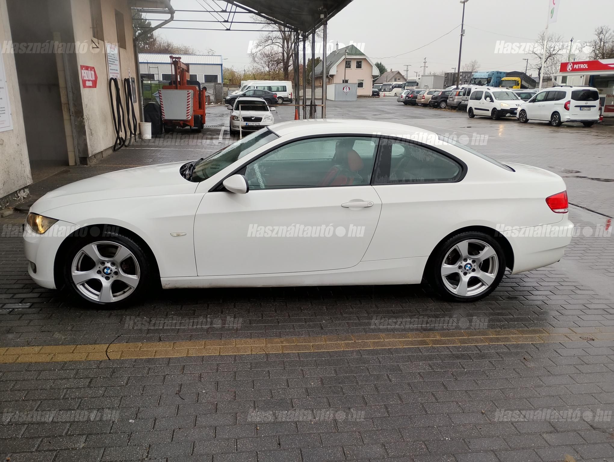BMW 320 2009 - 1