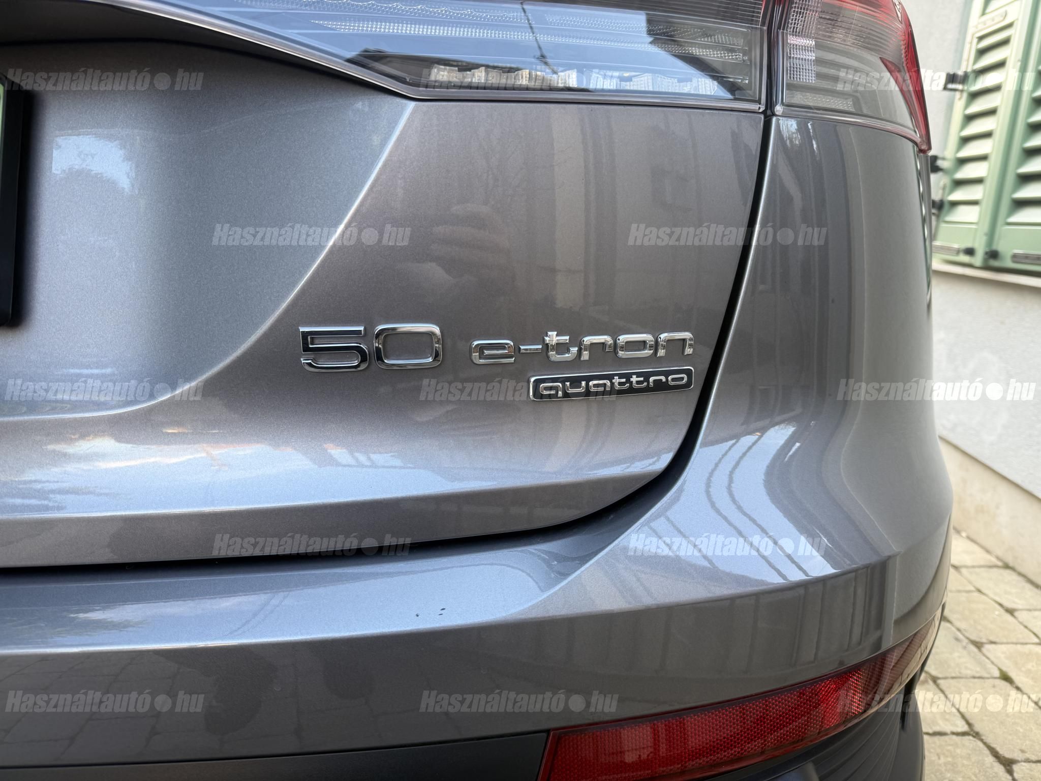 AUDI Q4 2022/1 - 1