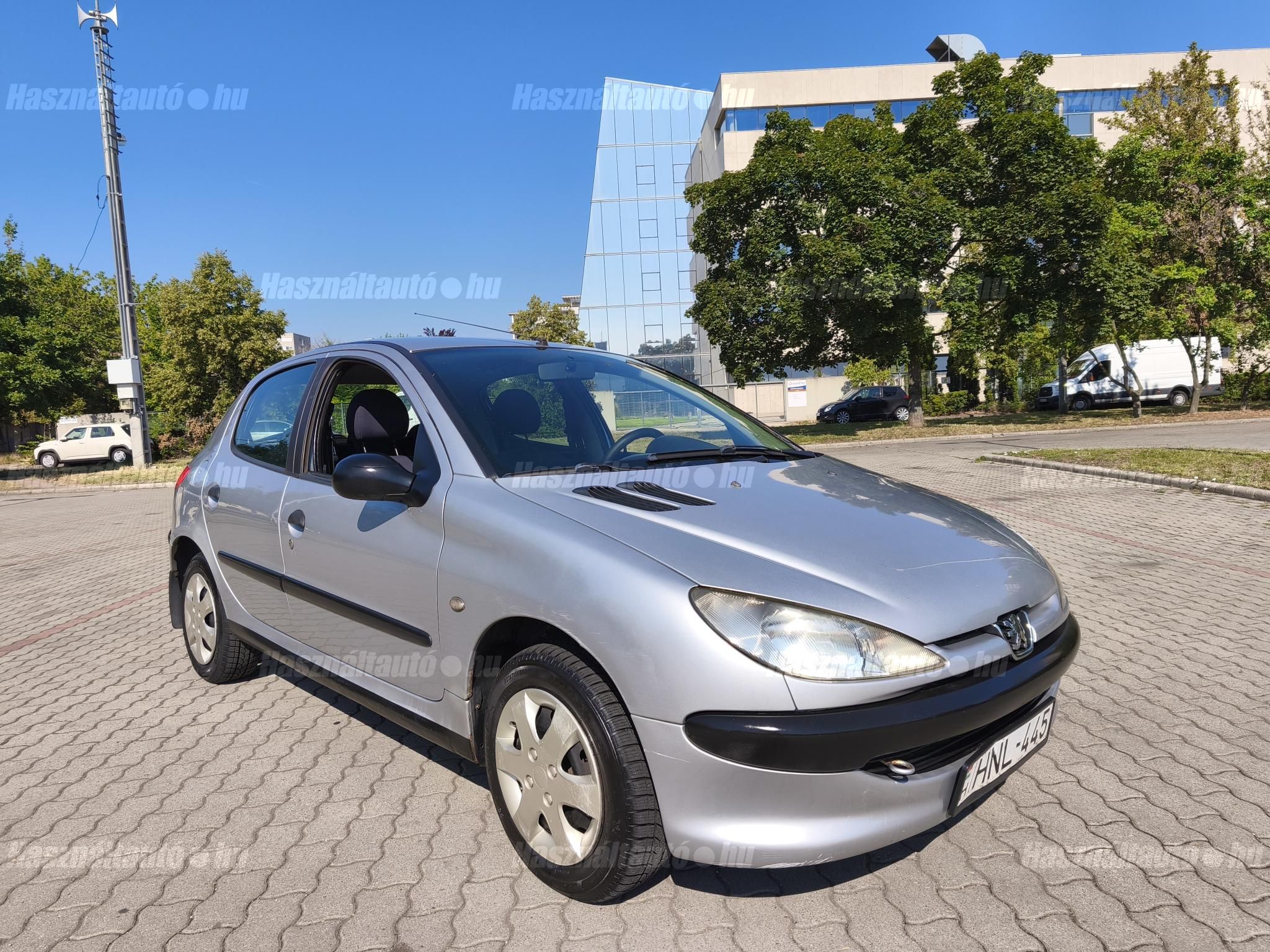 PEUGEOT 206 2002 - 1