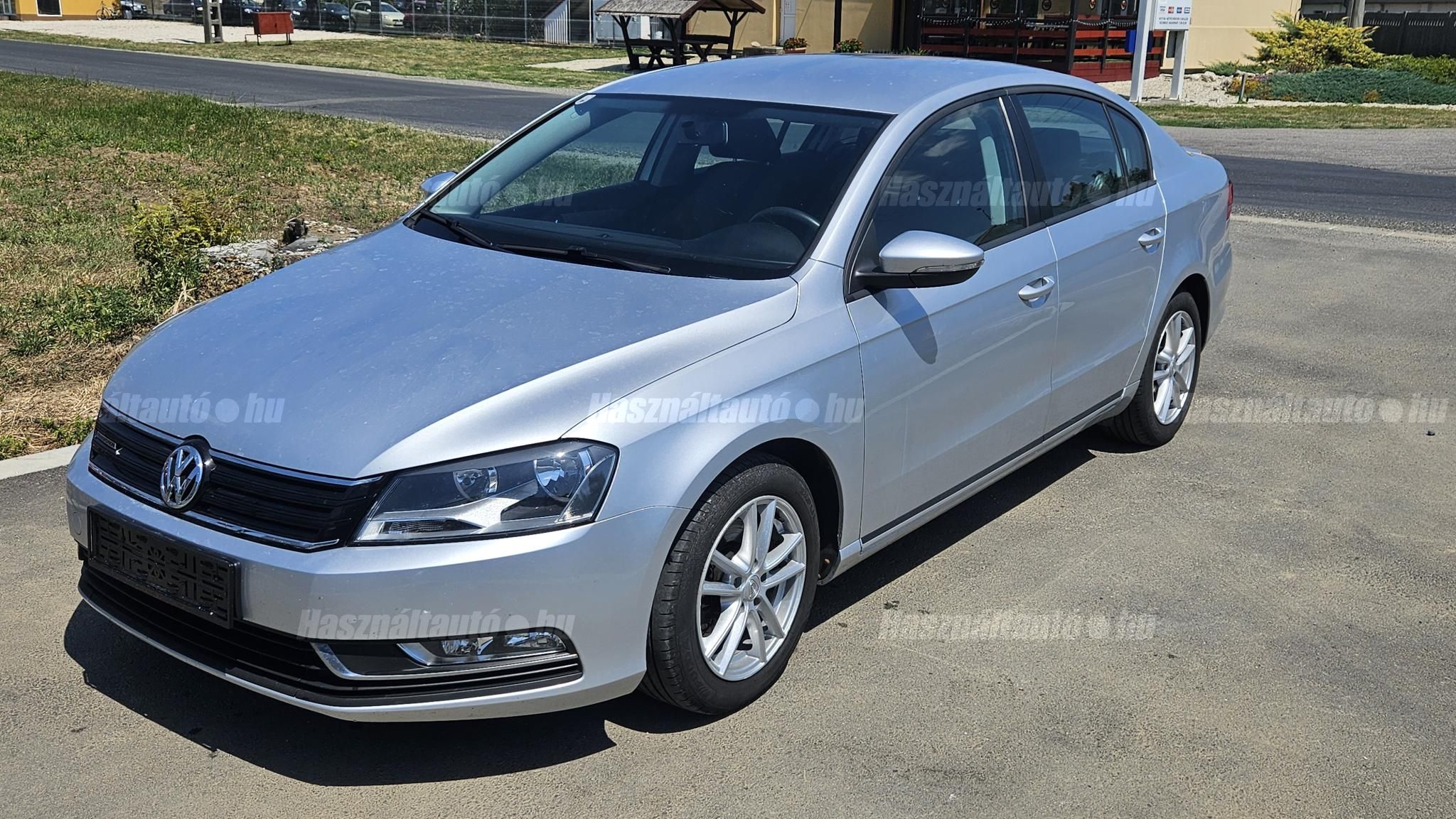 VOLKSWAGEN PASSAT 2014/8 - 1
