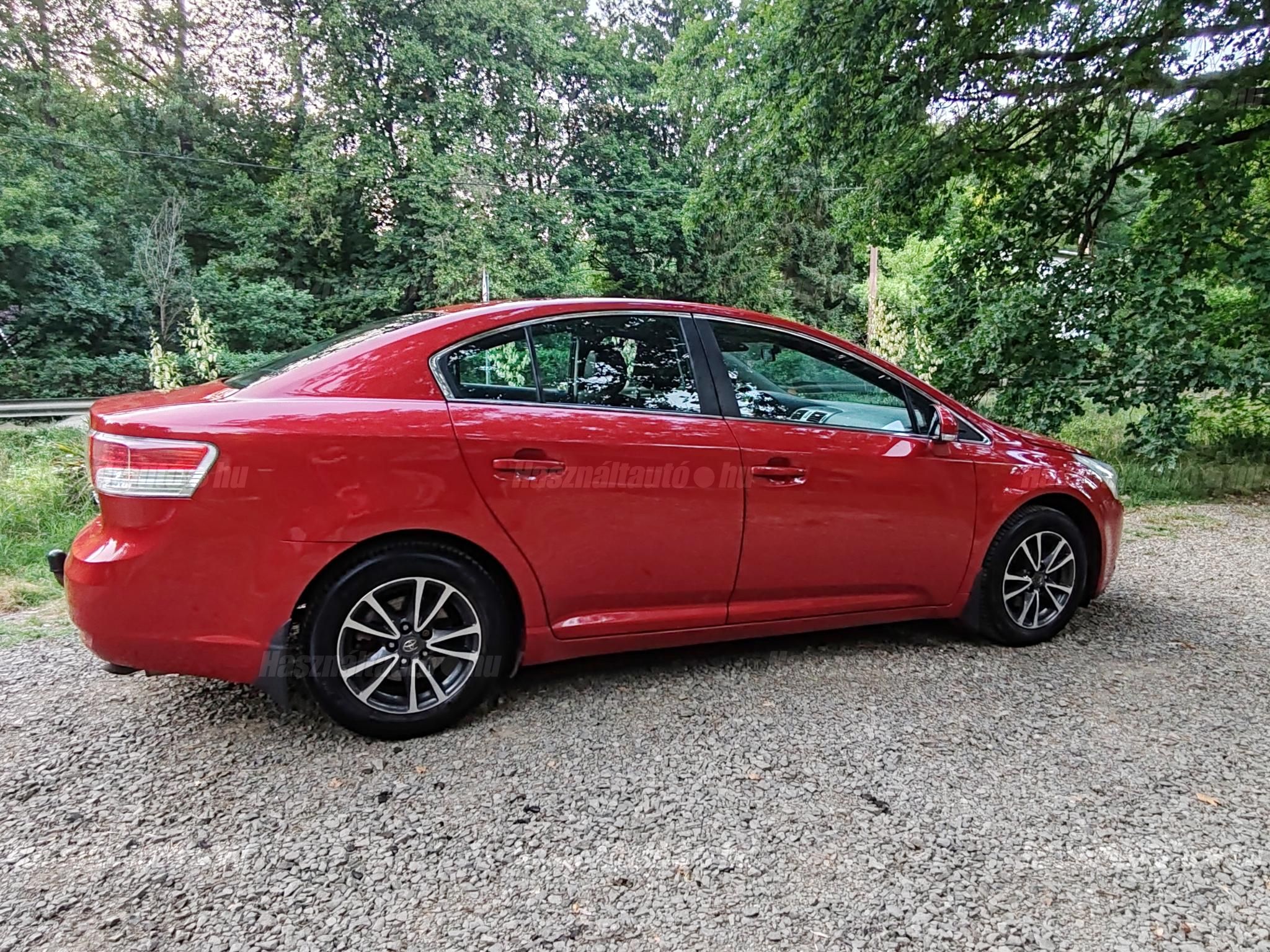 TOYOTA AVENSIS 2011/8 - 1