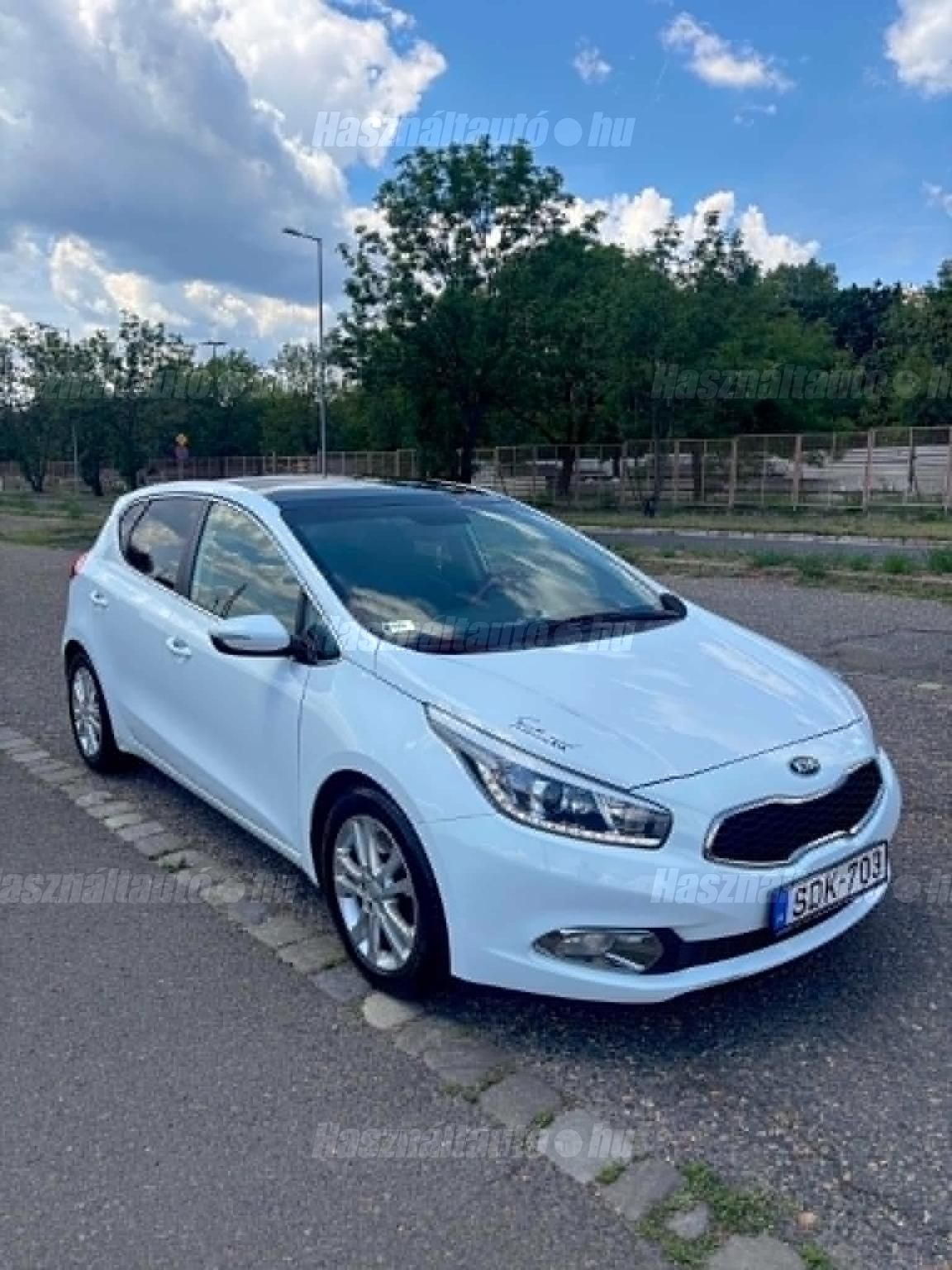 KIA CEE'D 2014/5 - 1