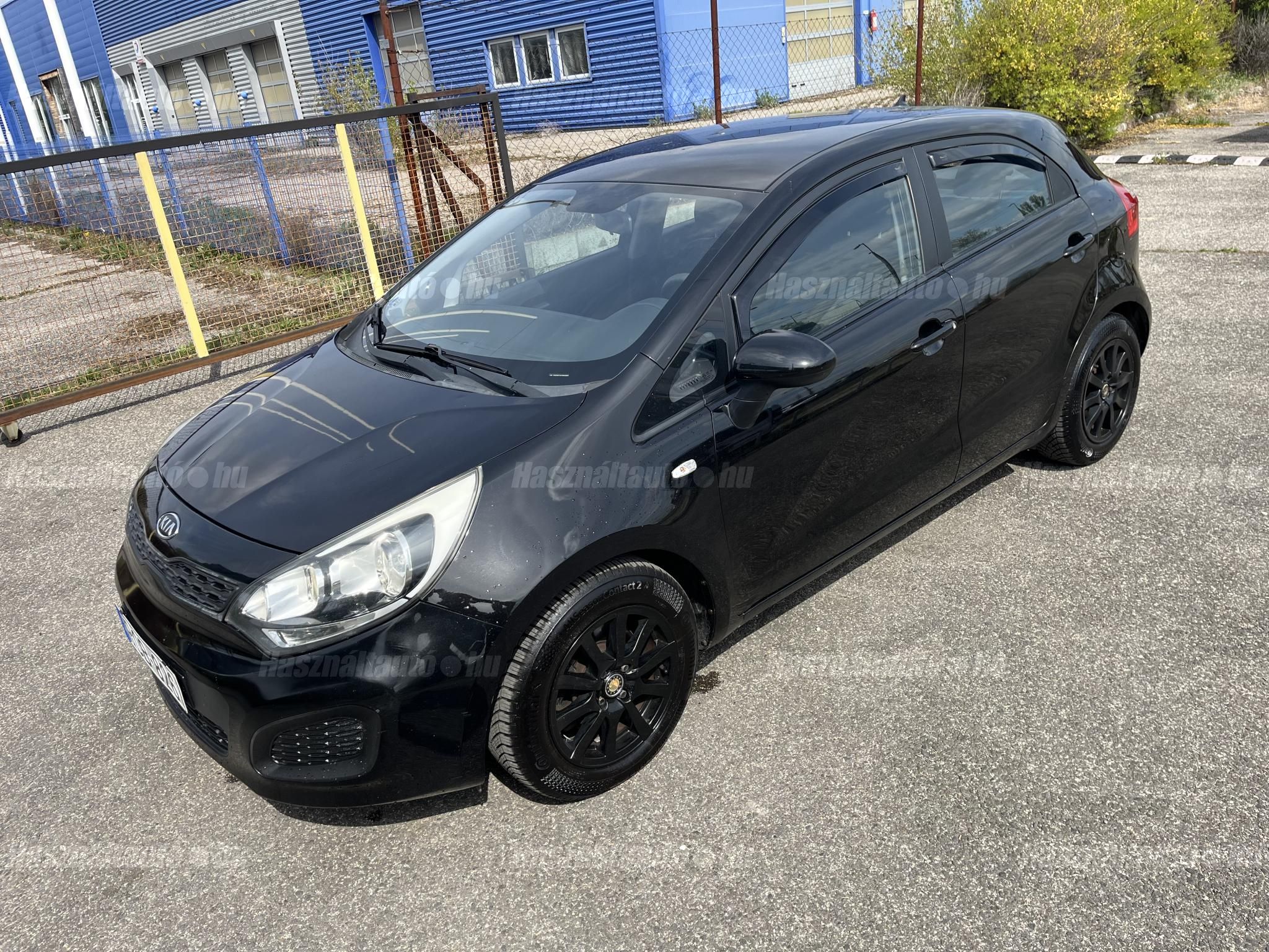 KIA RIO 2011/8 - 1