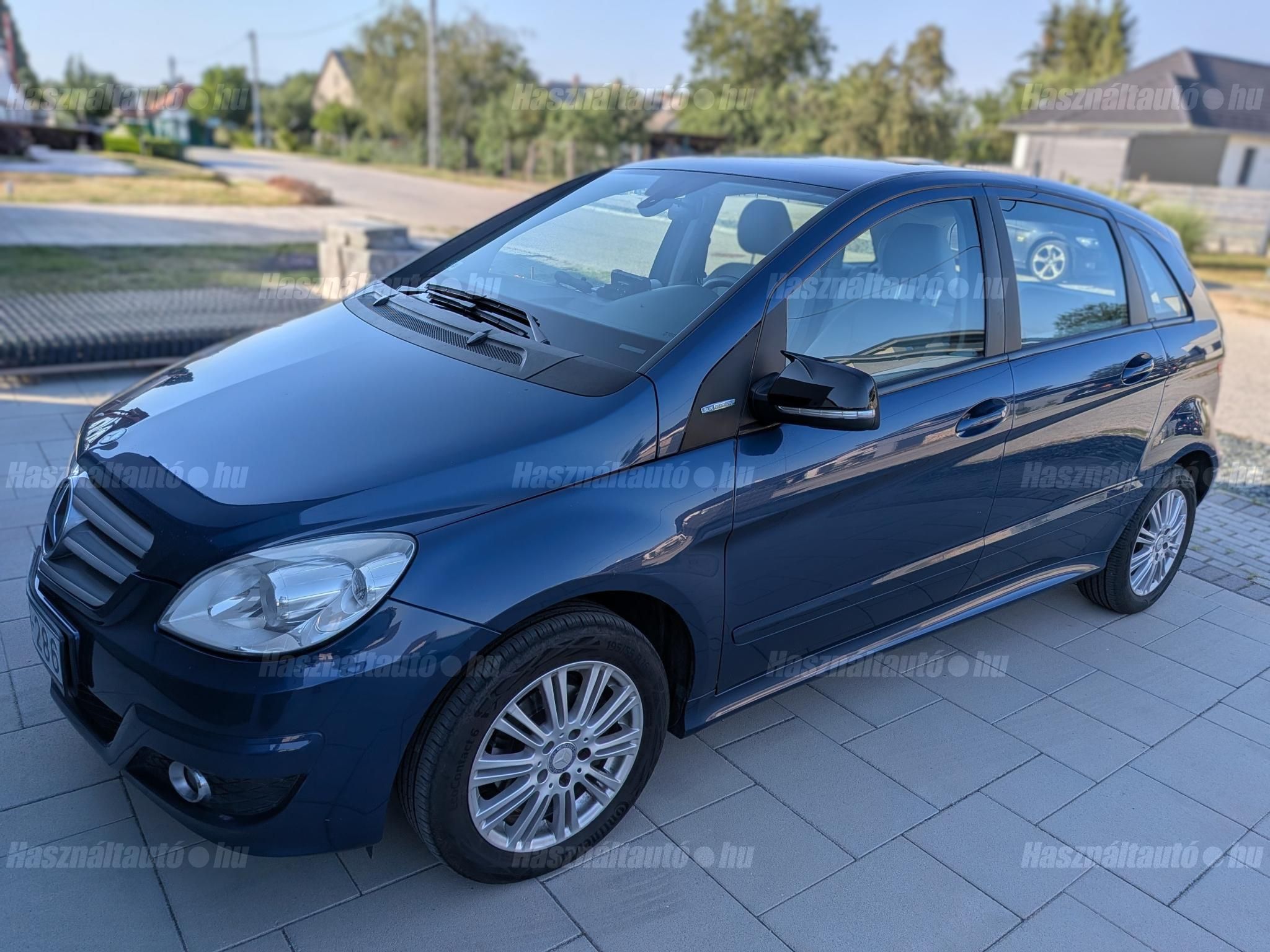 MERCEDES-BENZ B 180 2009/10 - 1