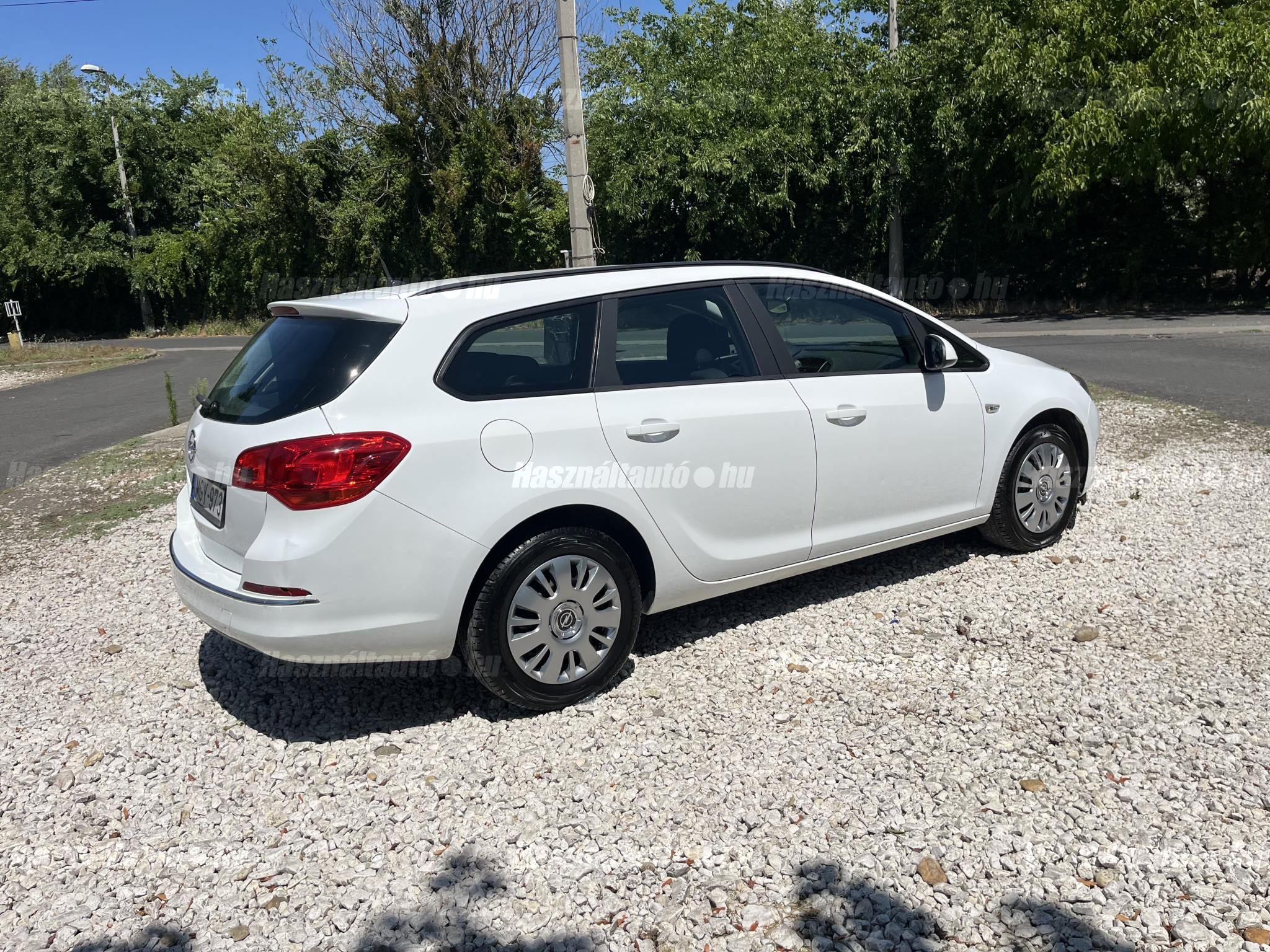 OPEL ASTRA 2013/8 - 1