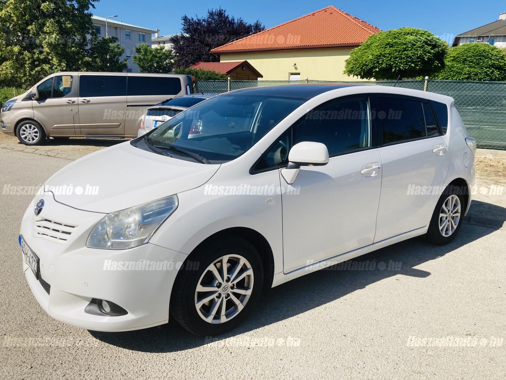 TOYOTA VERSO 2010/8 - 1