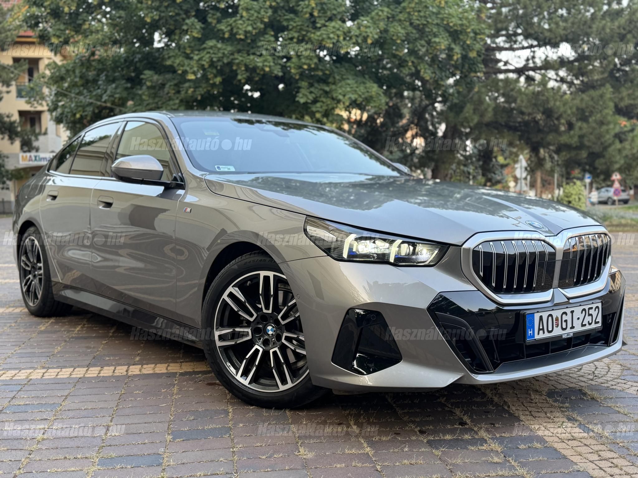BMW 520 2024/11 - 1