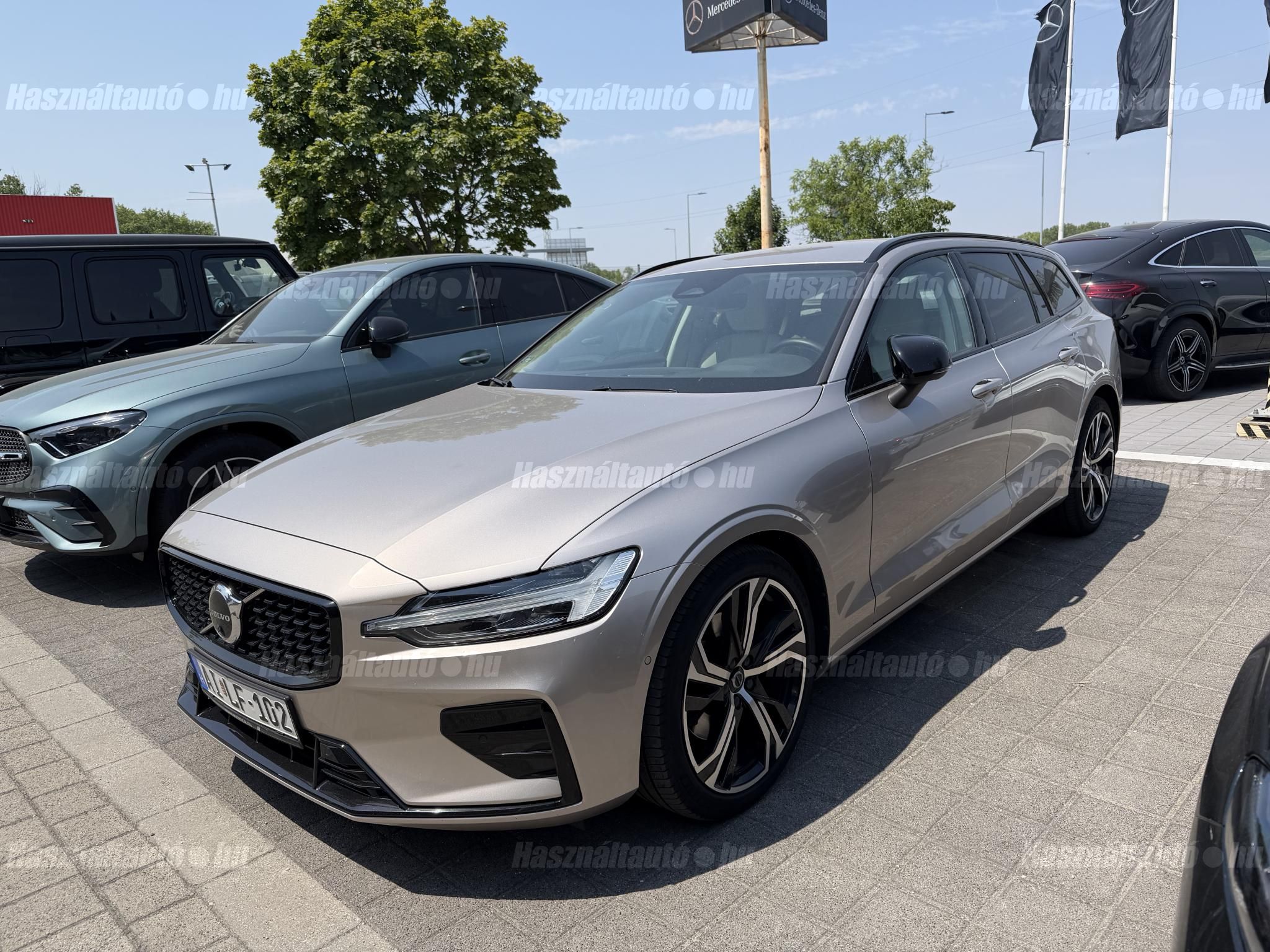 VOLVO V60 2025/2 - 1