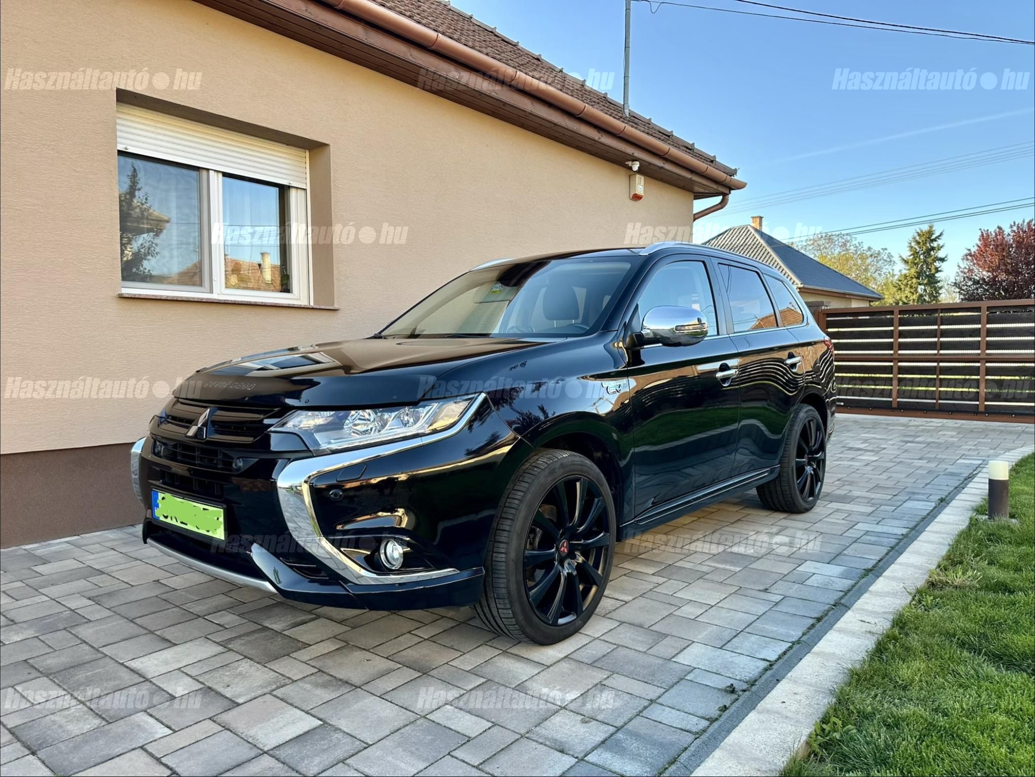 MITSUBISHI OUTLANDER 2015/12 - 1
