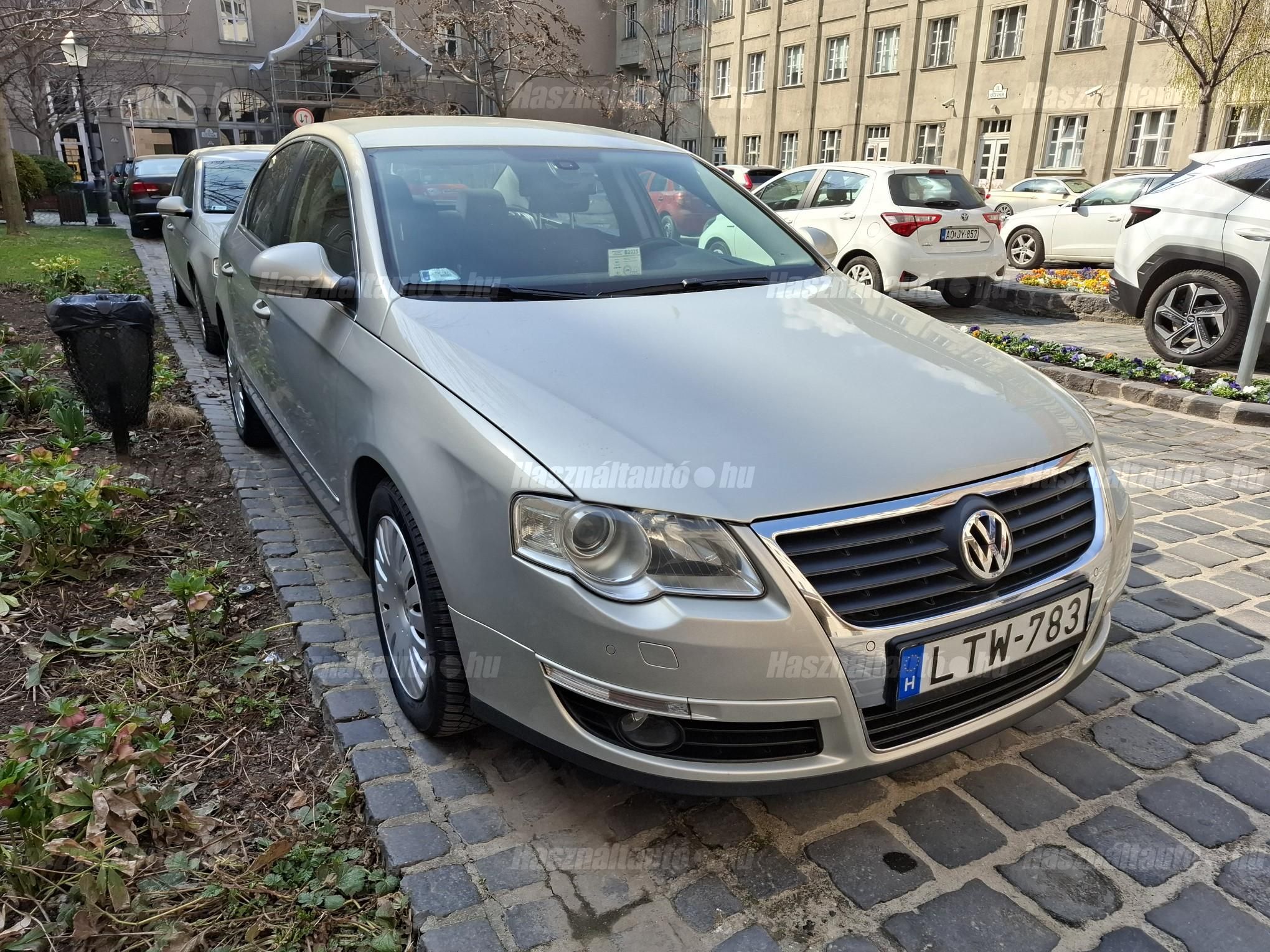 VOLKSWAGEN PASSAT 2010 - 1