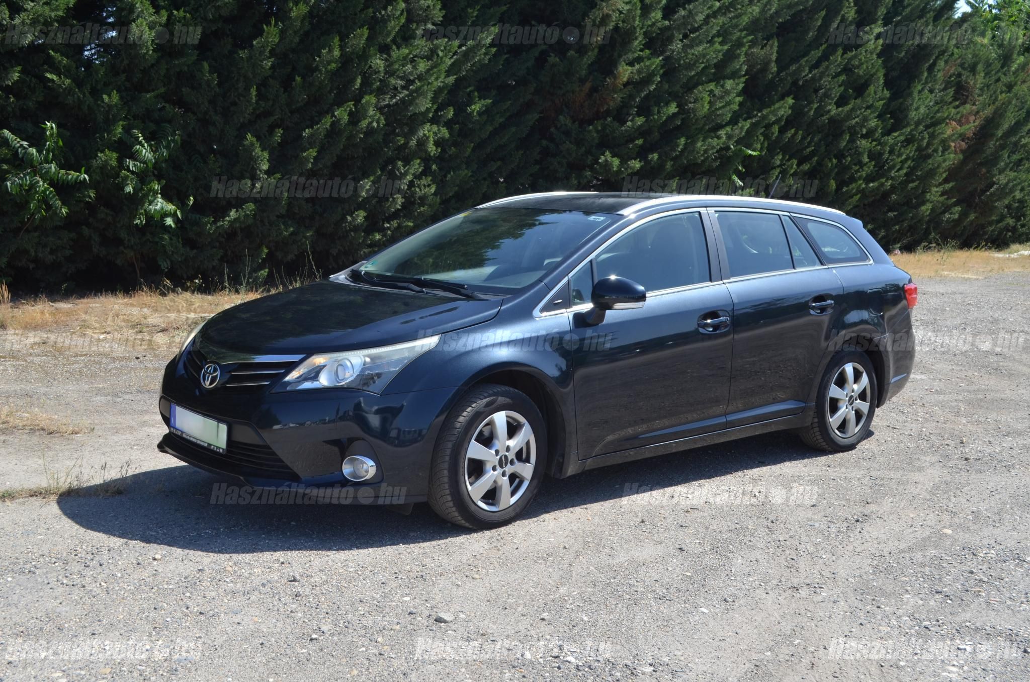 TOYOTA AVENSIS 2013/6 - 1