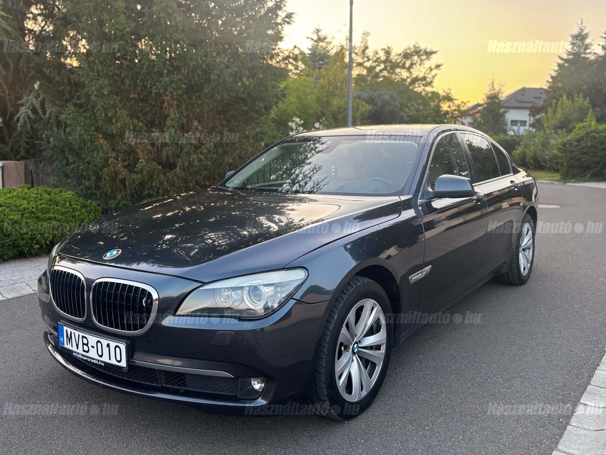 BMW 750 2010 - 1