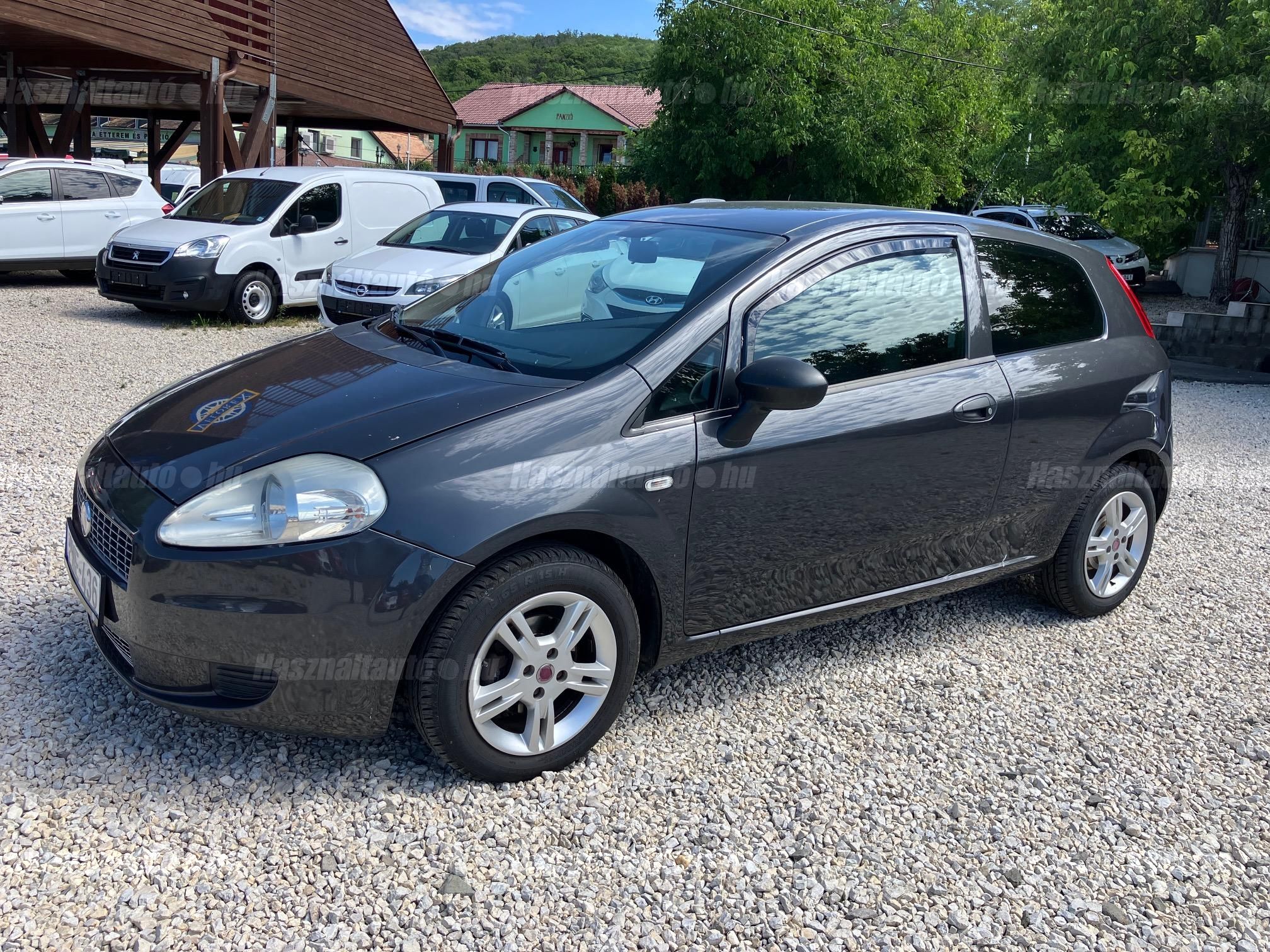 FIAT PUNTO 2011/8 - 1