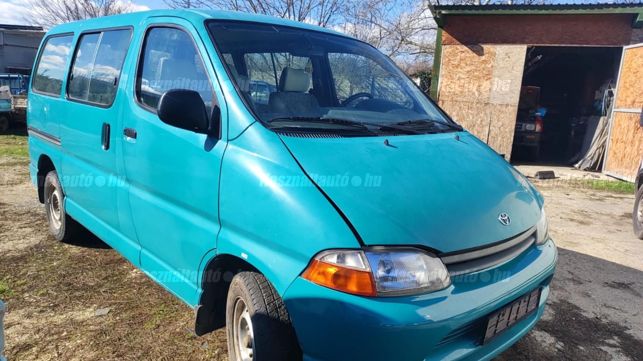 TOYOTA HIACE 2000/4 - 1