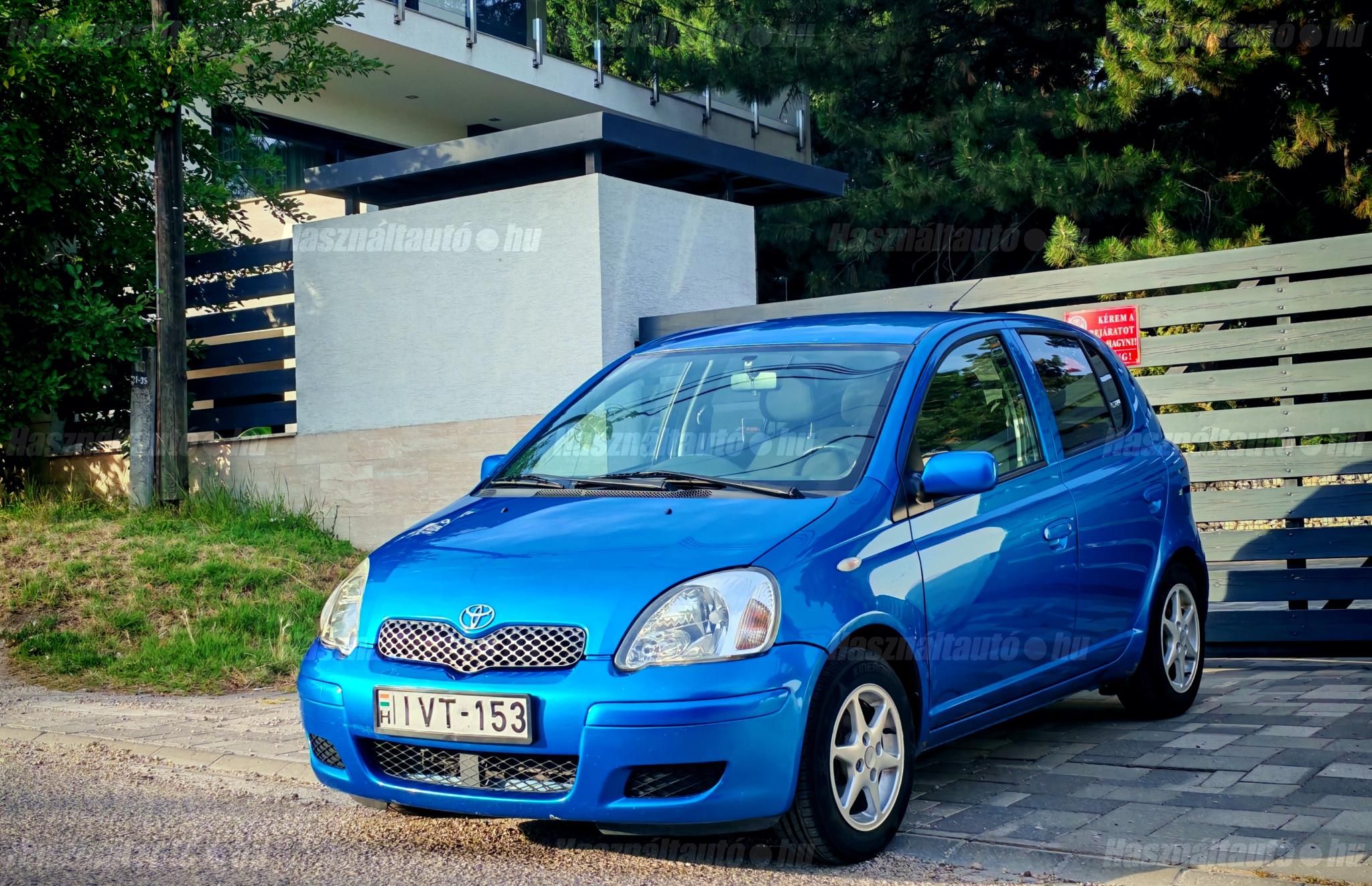 TOYOTA YARIS 2004/4 - 1