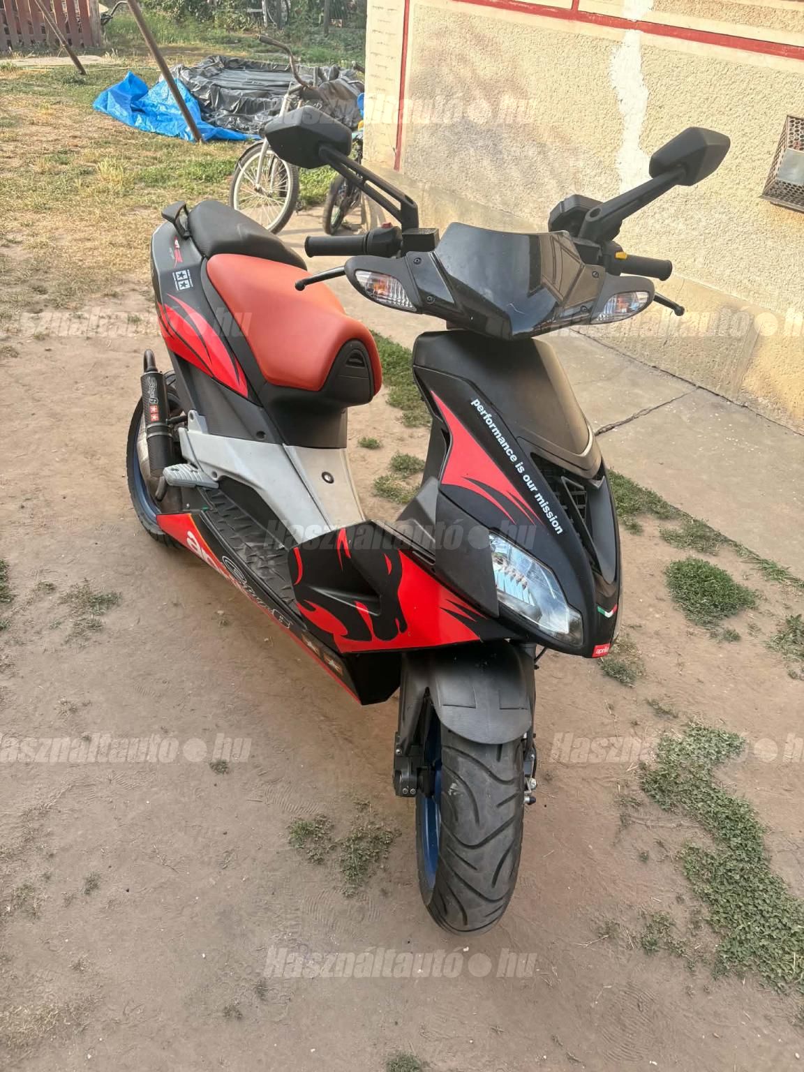 APRILIA EGYÉB 2009/3 - 1