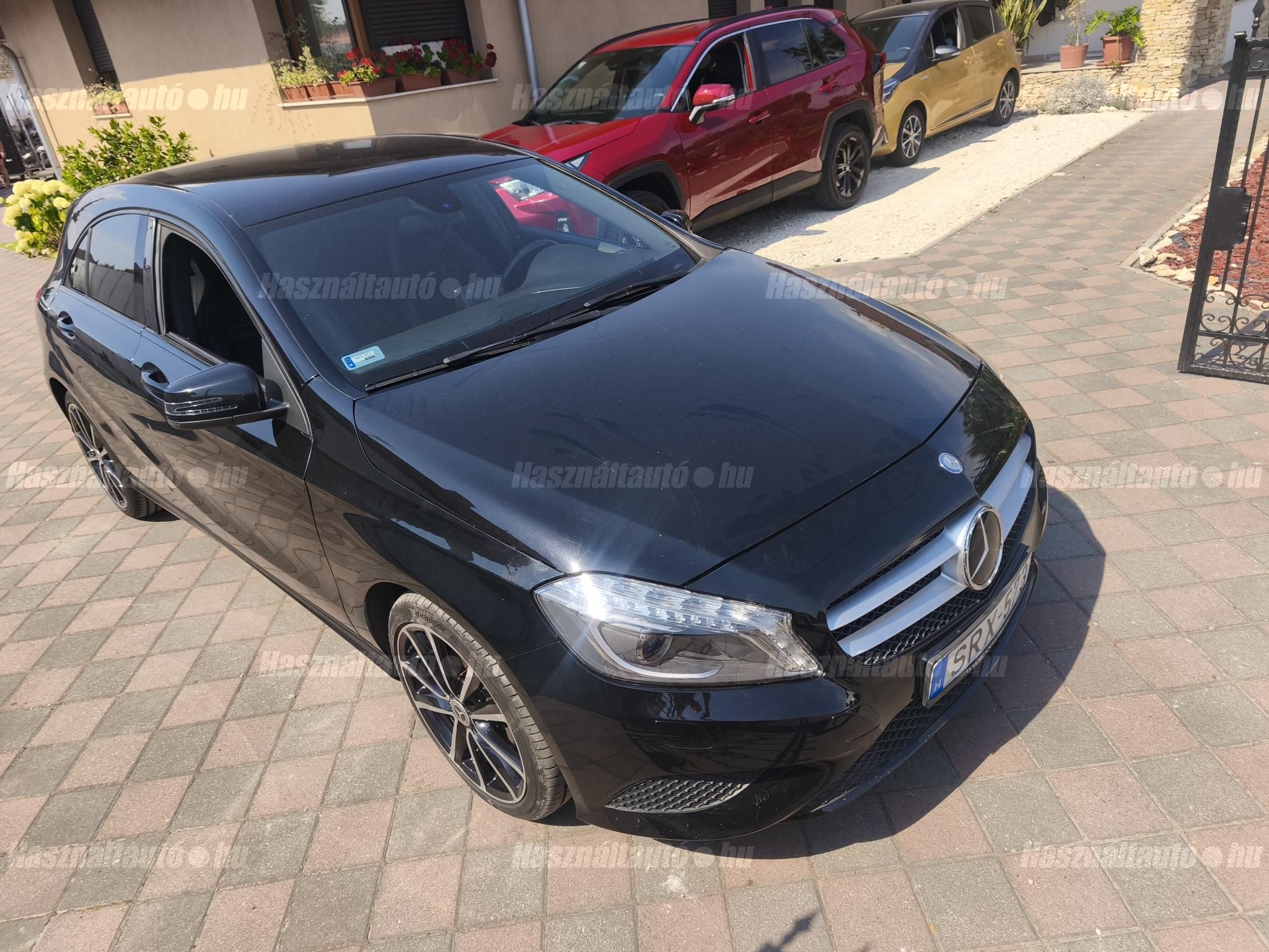 MERCEDES-BENZ A 180 2013/3 - 1