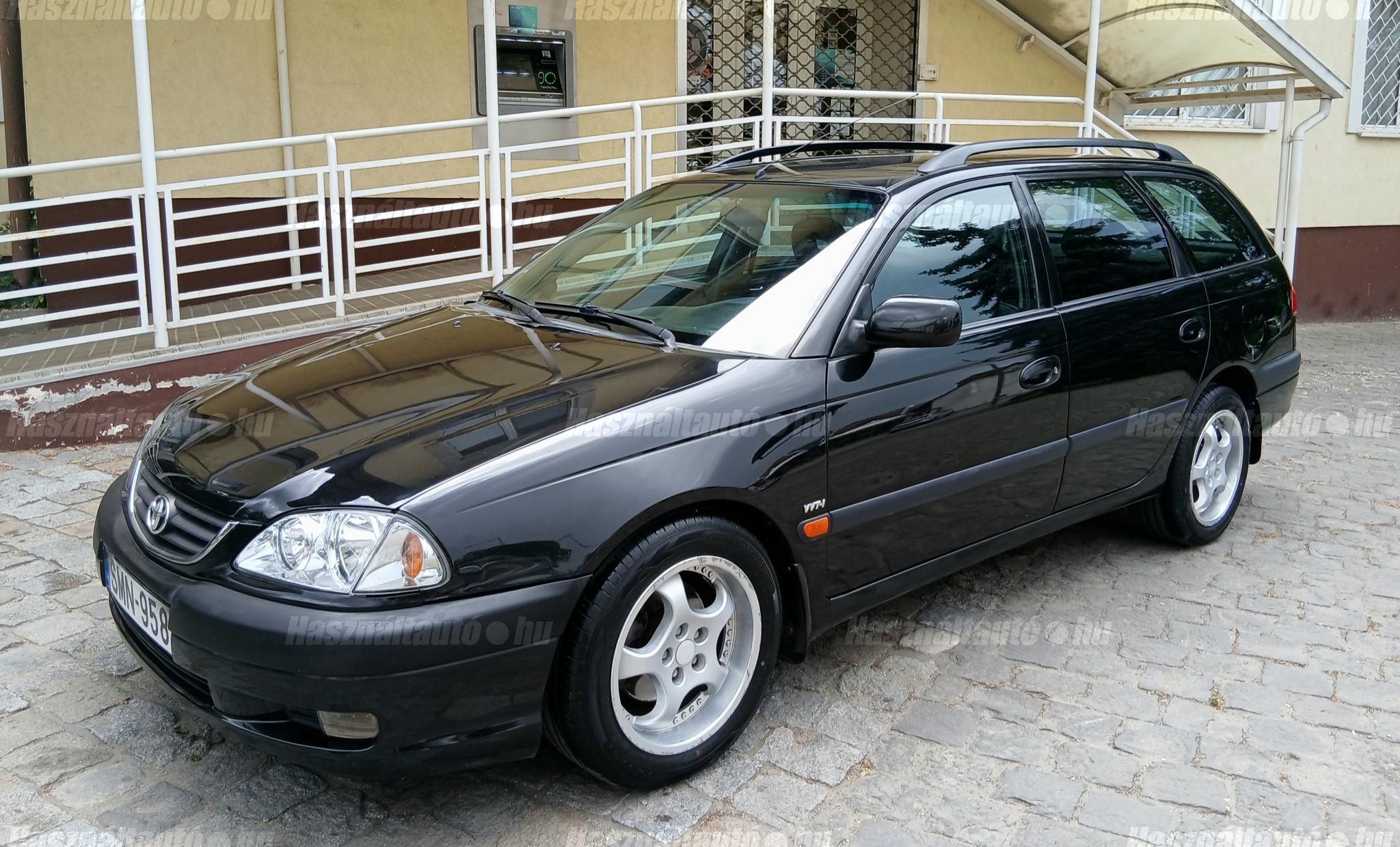TOYOTA AVENSIS 2002/5 - 1