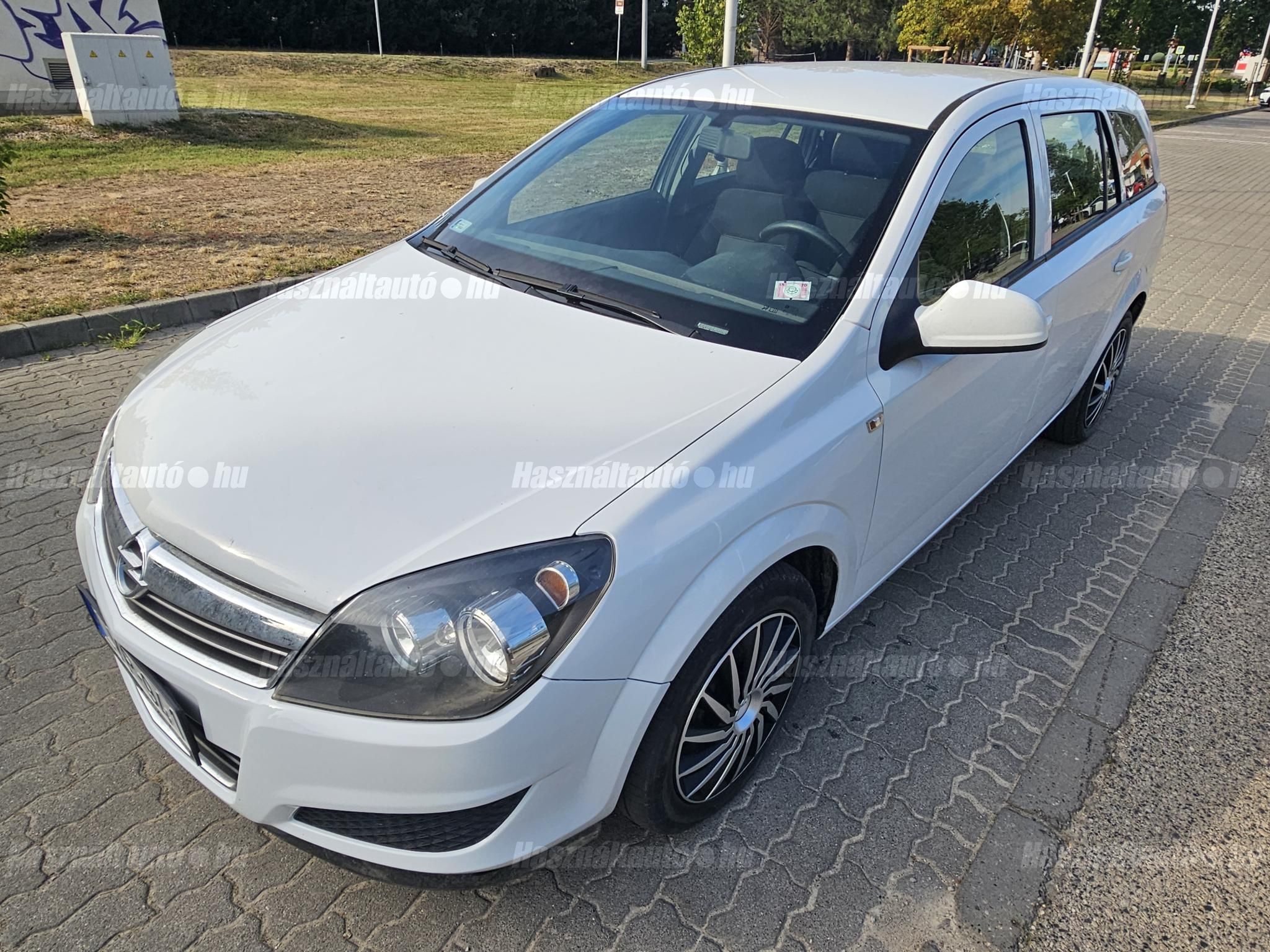 OPEL ASTRA H 2012 - 1