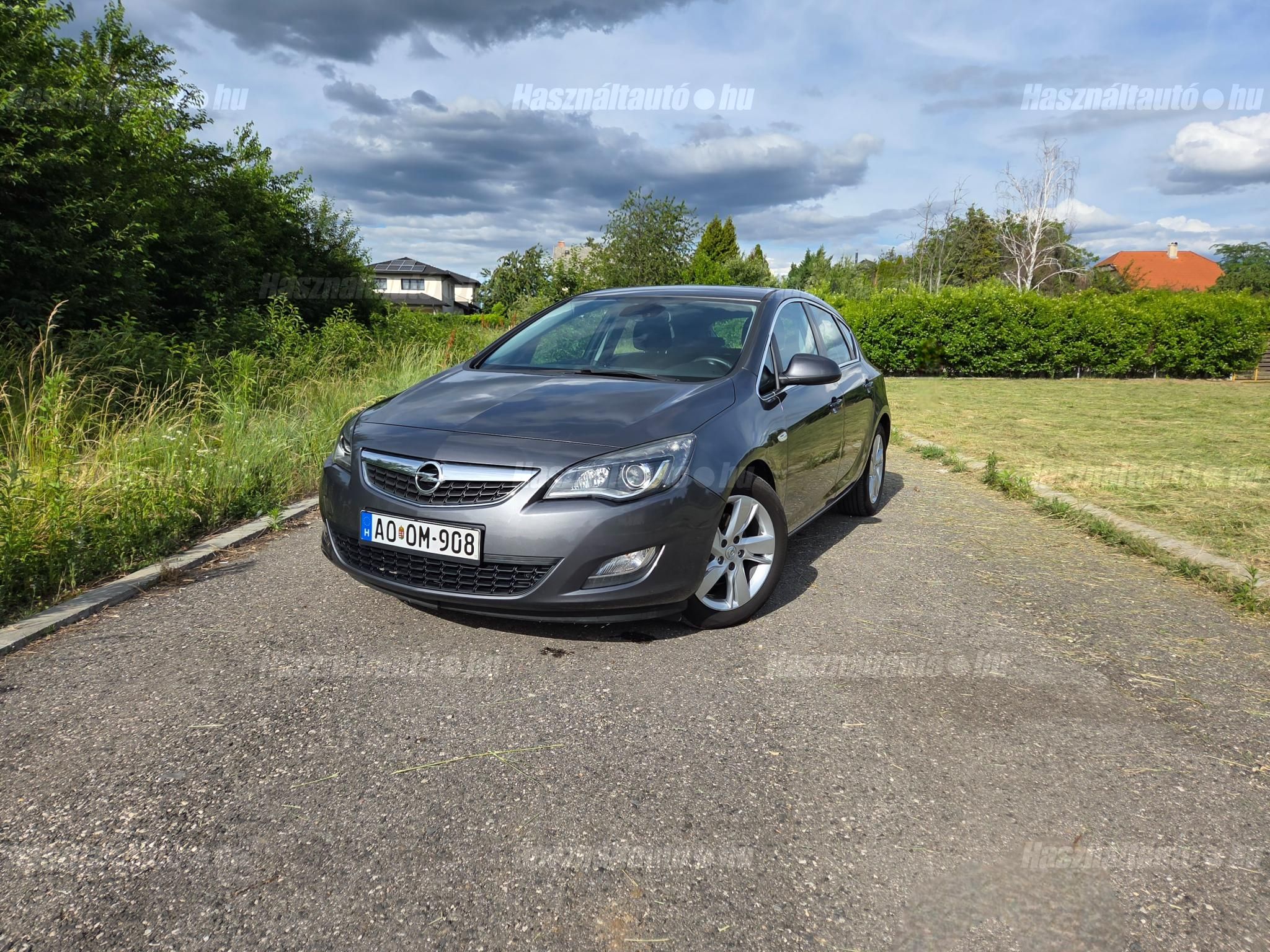 OPEL ASTRA J 2010/2 - 1