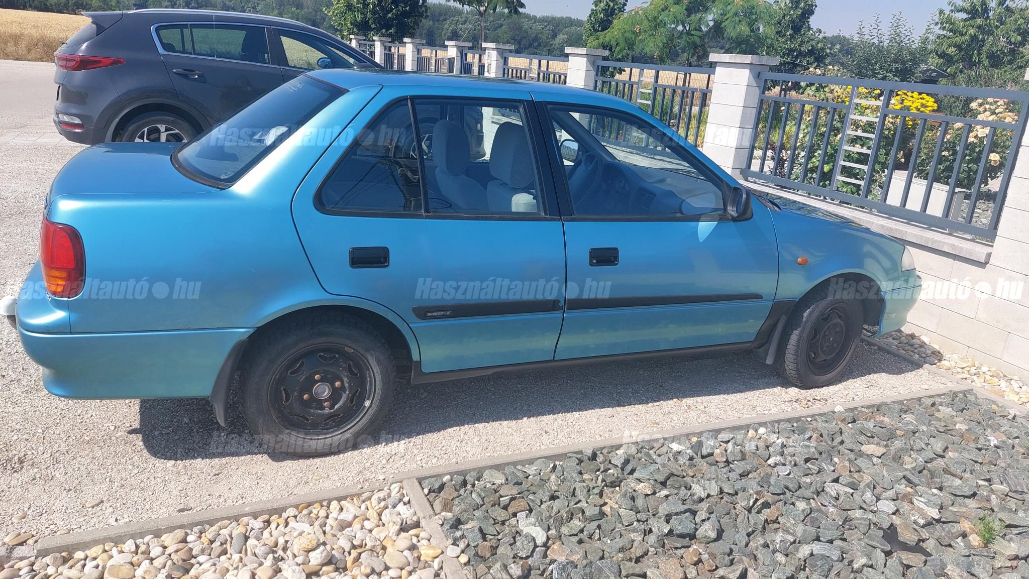 SUZUKI SWIFT 2002/4 - 1