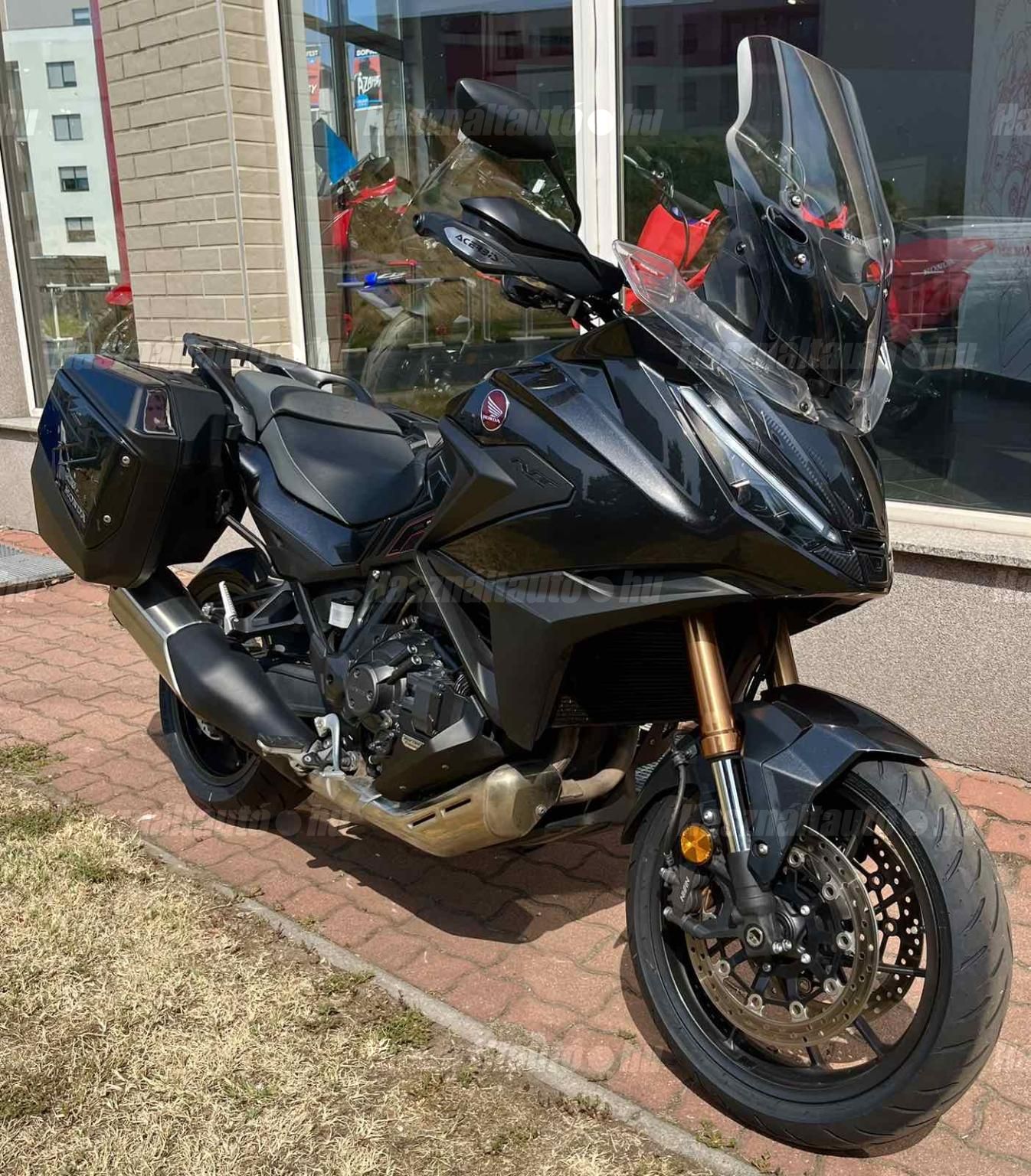 HONDA NT 1100 D 2025/3 - 1