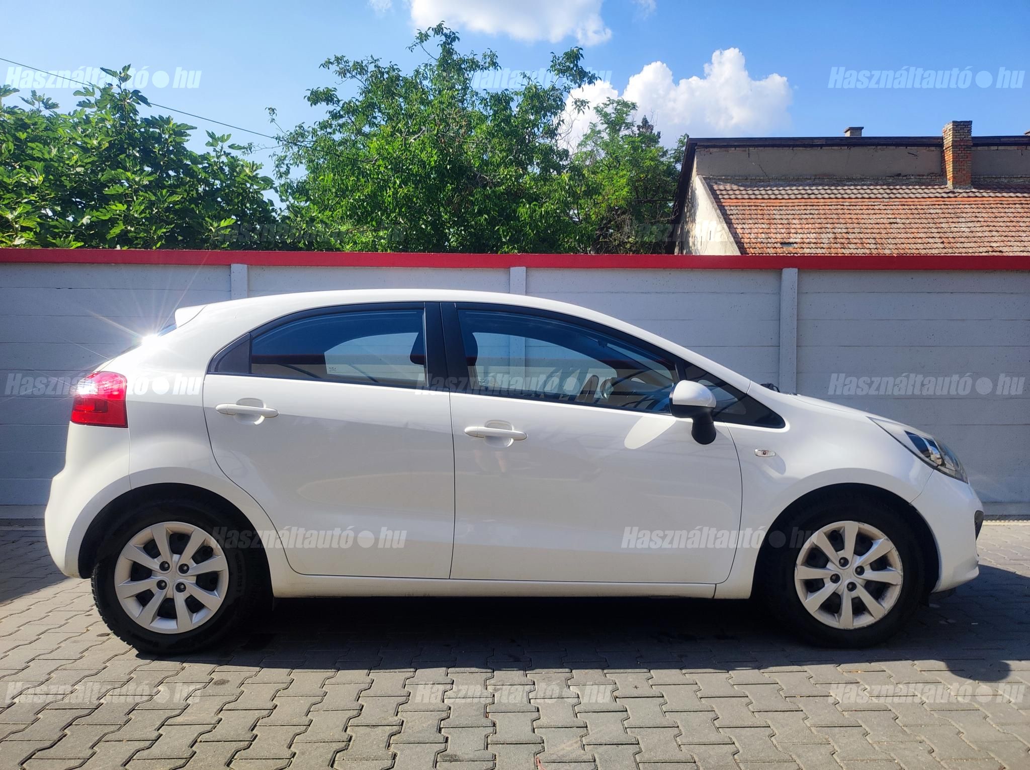KIA RIO 2014 - 1