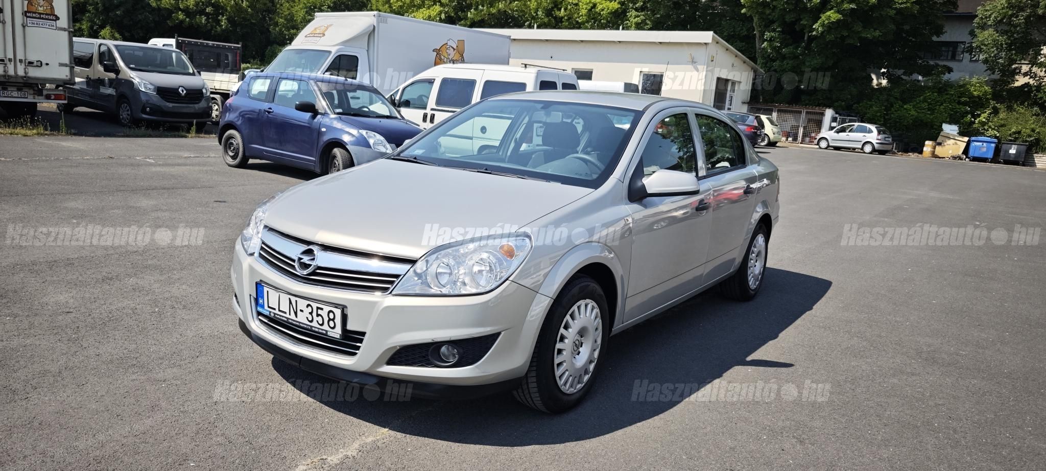 OPEL ASTRA H 2009/4 - 1