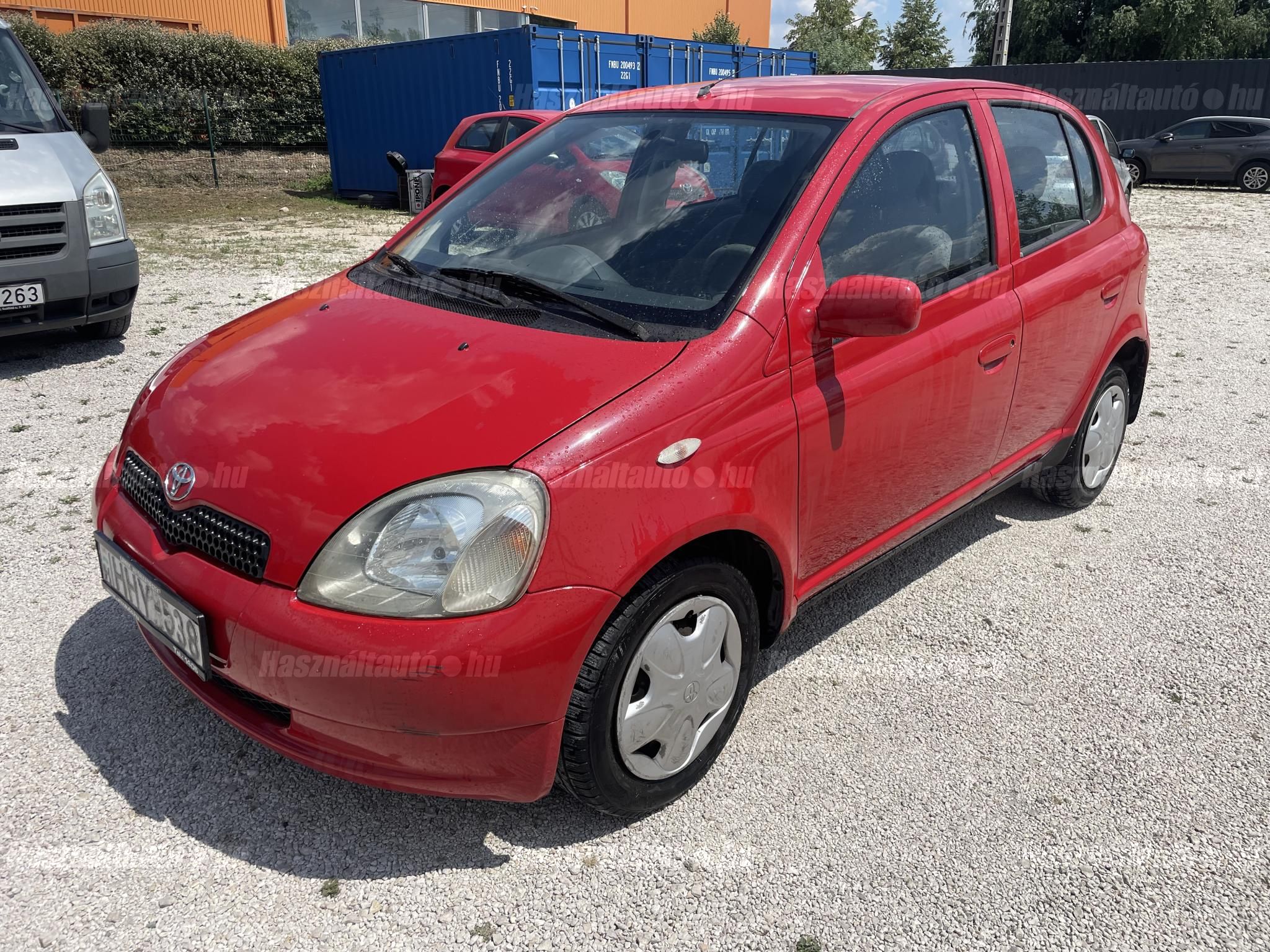 TOYOTA YARIS 2000/8 - 1