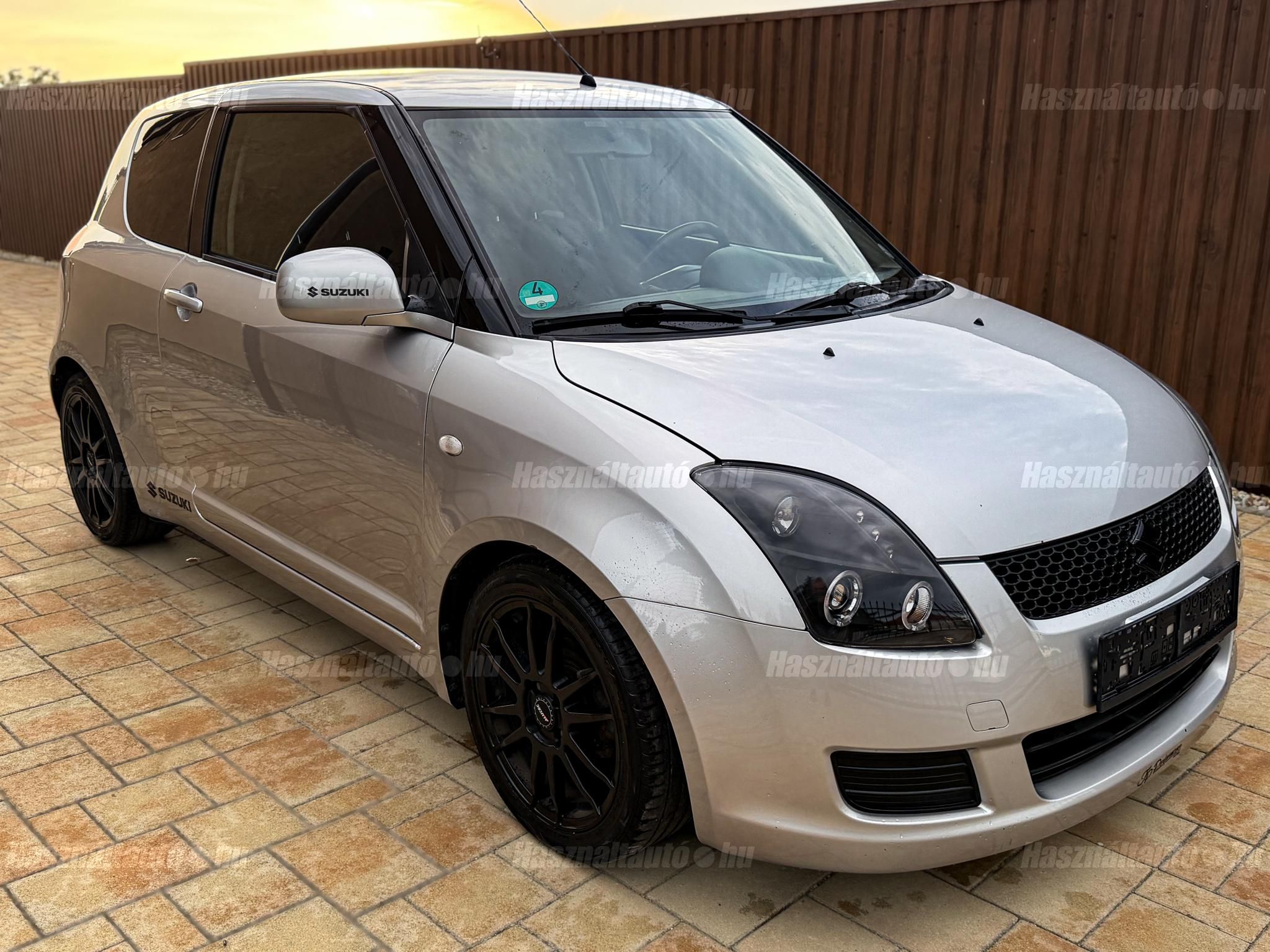 SUZUKI SWIFT 2010/10 - 1
