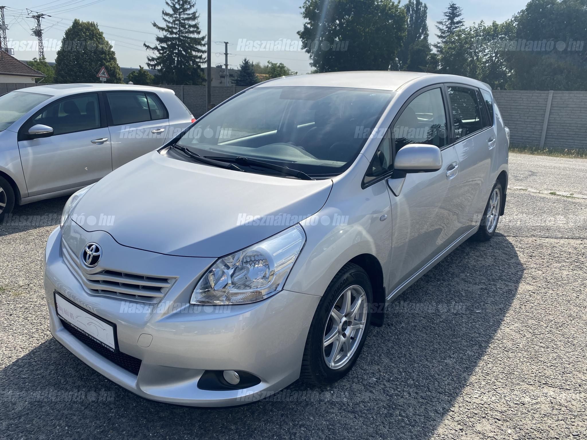 TOYOTA VERSO 2013/3 - 1