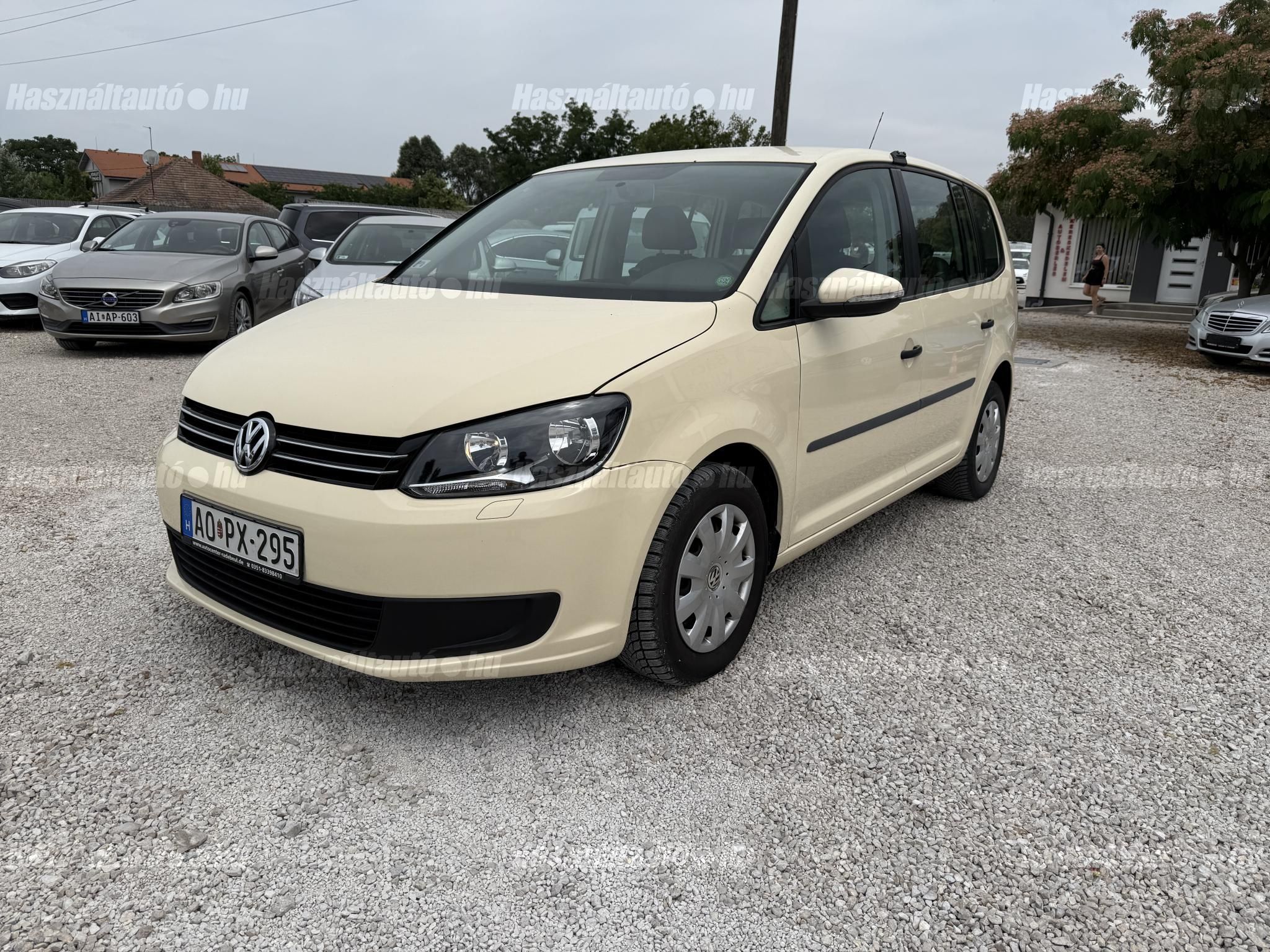 VOLKSWAGEN TOURAN 2011/10 - 1