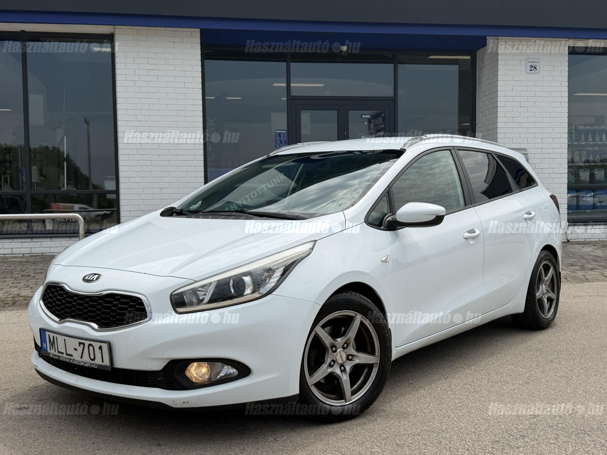 KIA CEE'D 2013/7 - 1