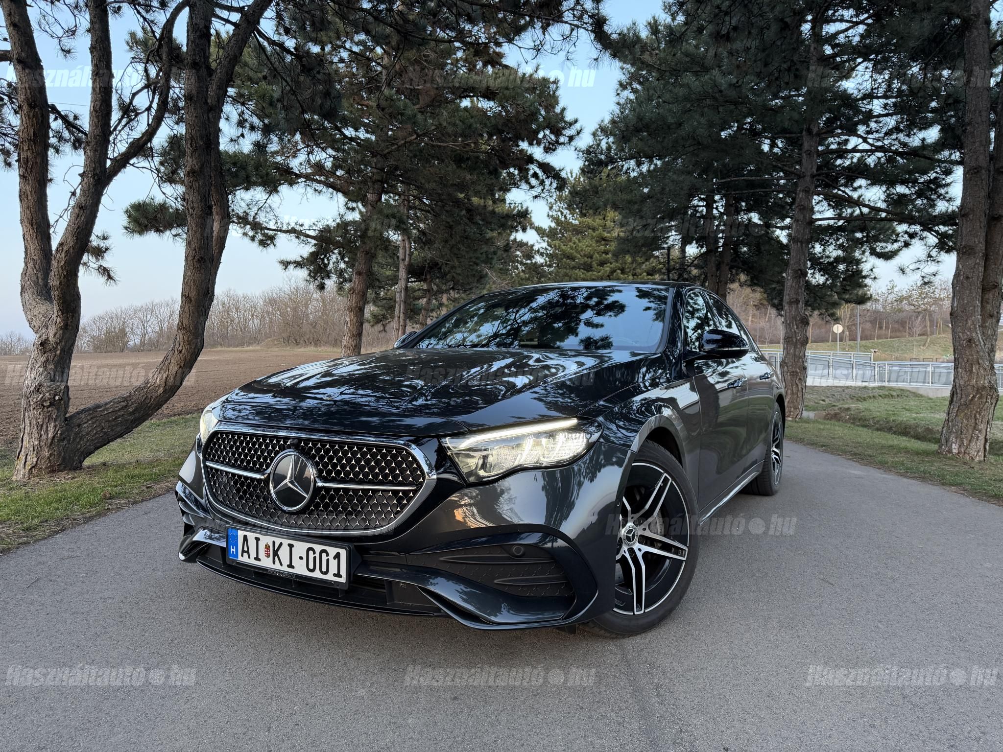 MERCEDES-BENZ E 220 2023/12 - 1