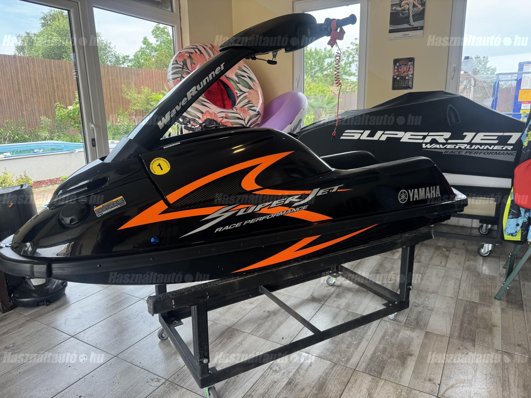 YAMAHA 2012 - 1