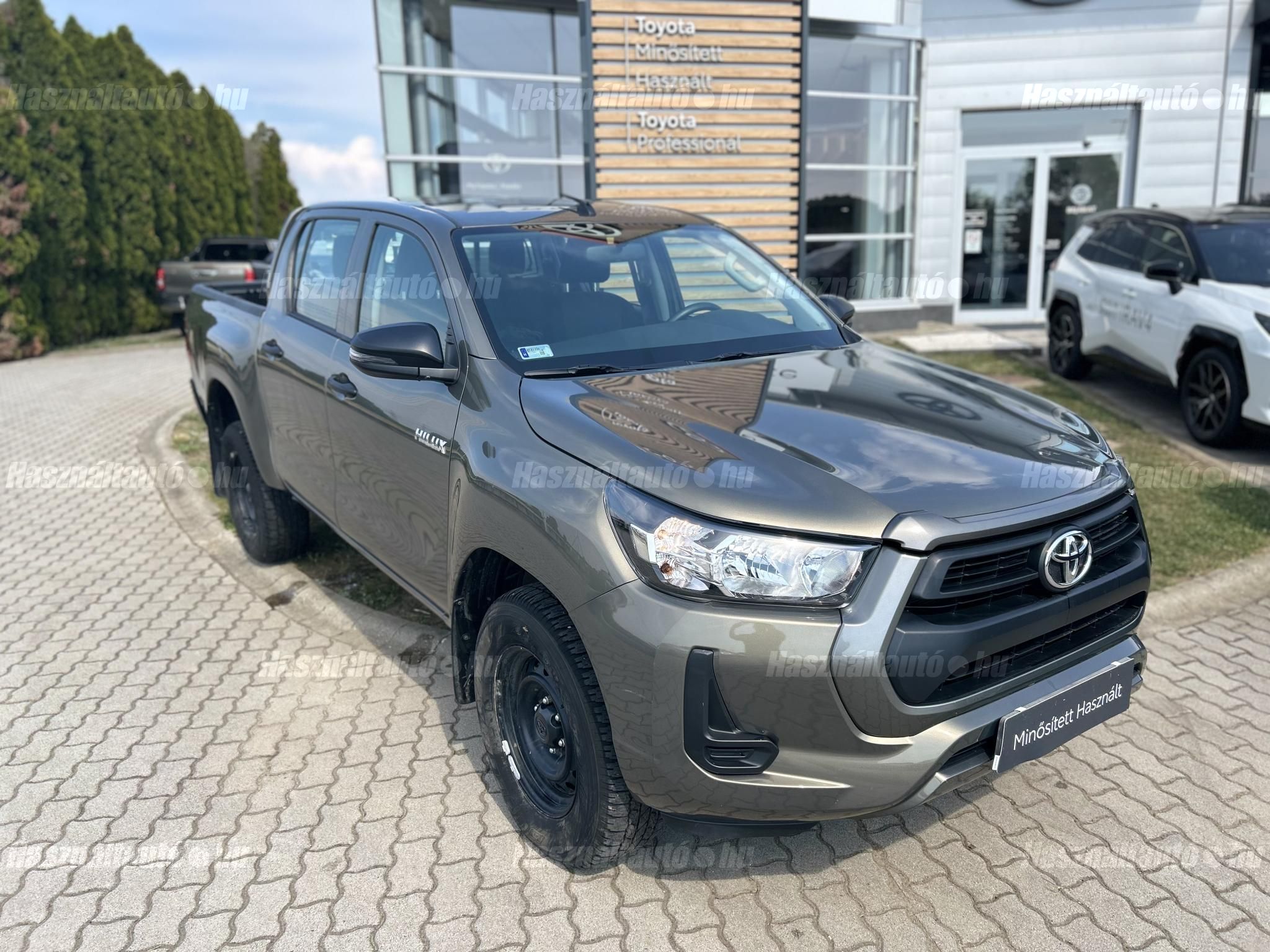 TOYOTA HILUX 2023/6 - 1