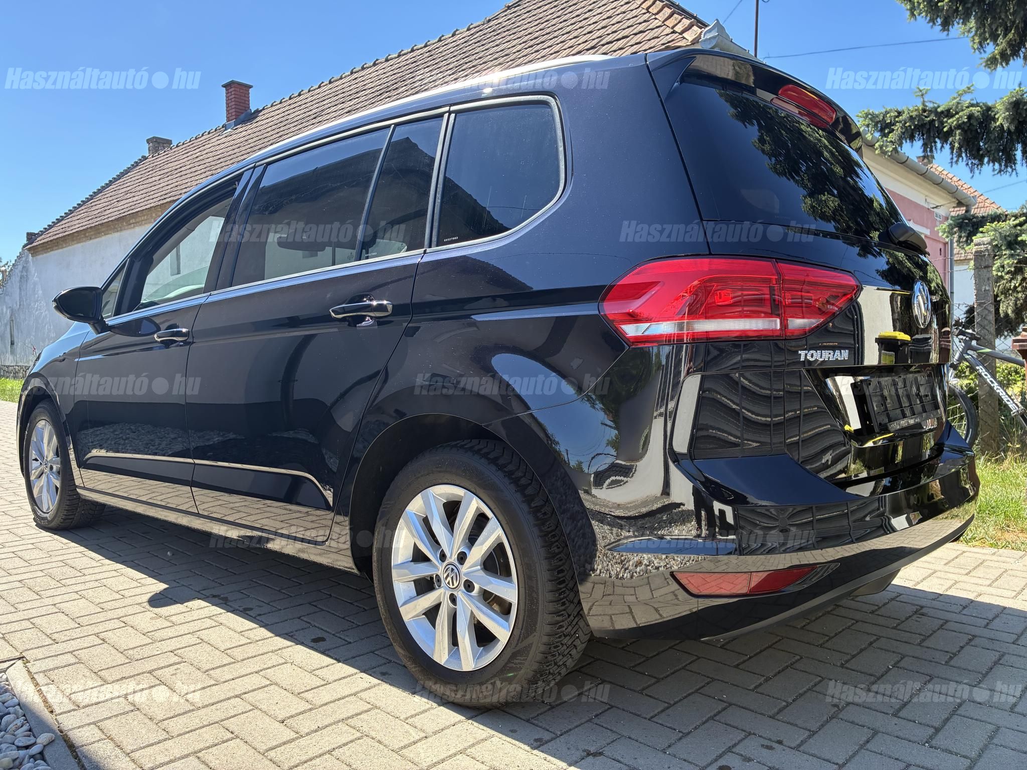 VOLKSWAGEN TOURAN 2016/7 - 1
