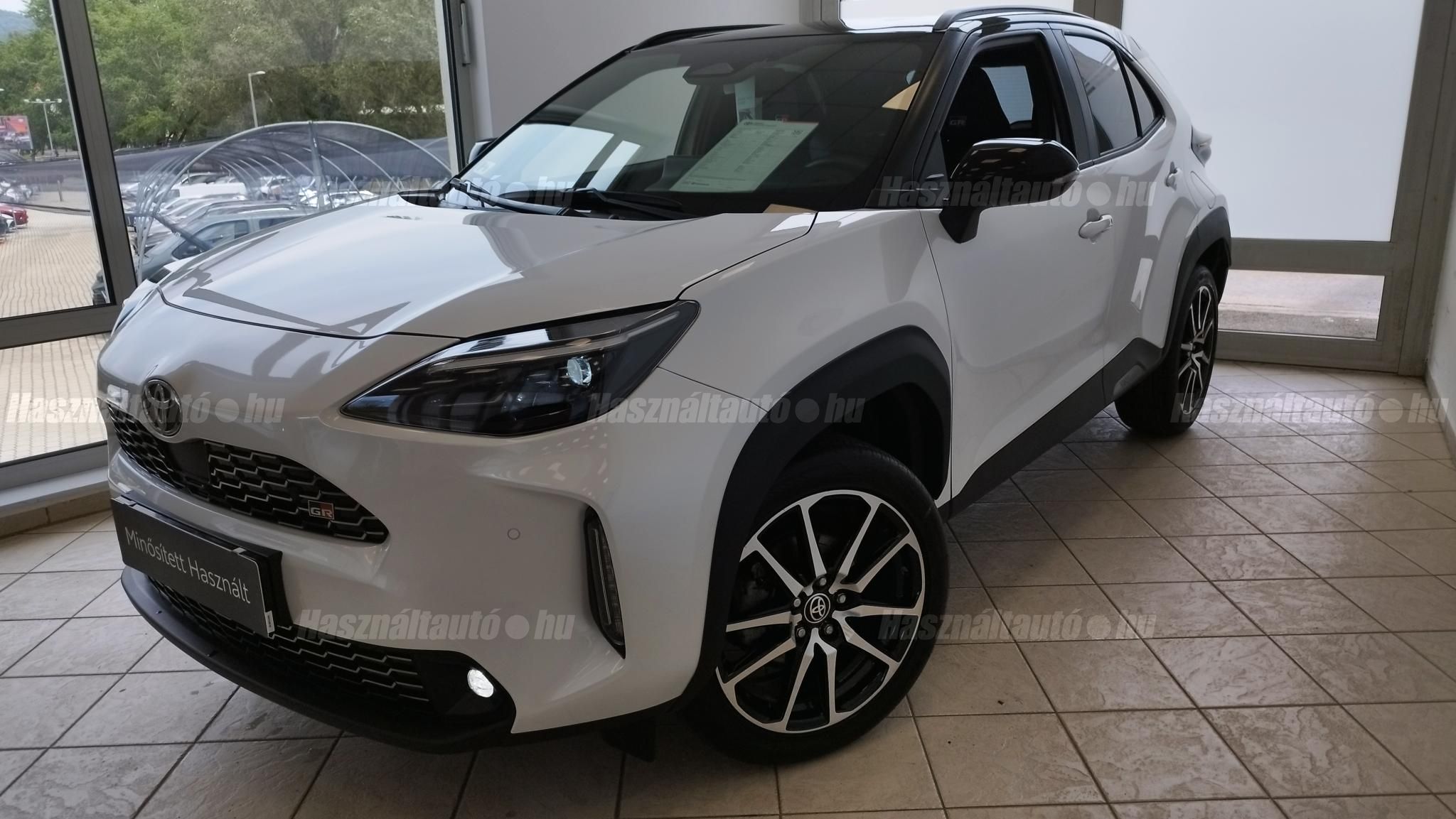 TOYOTA YARIS CROSS 2025/6 - 1