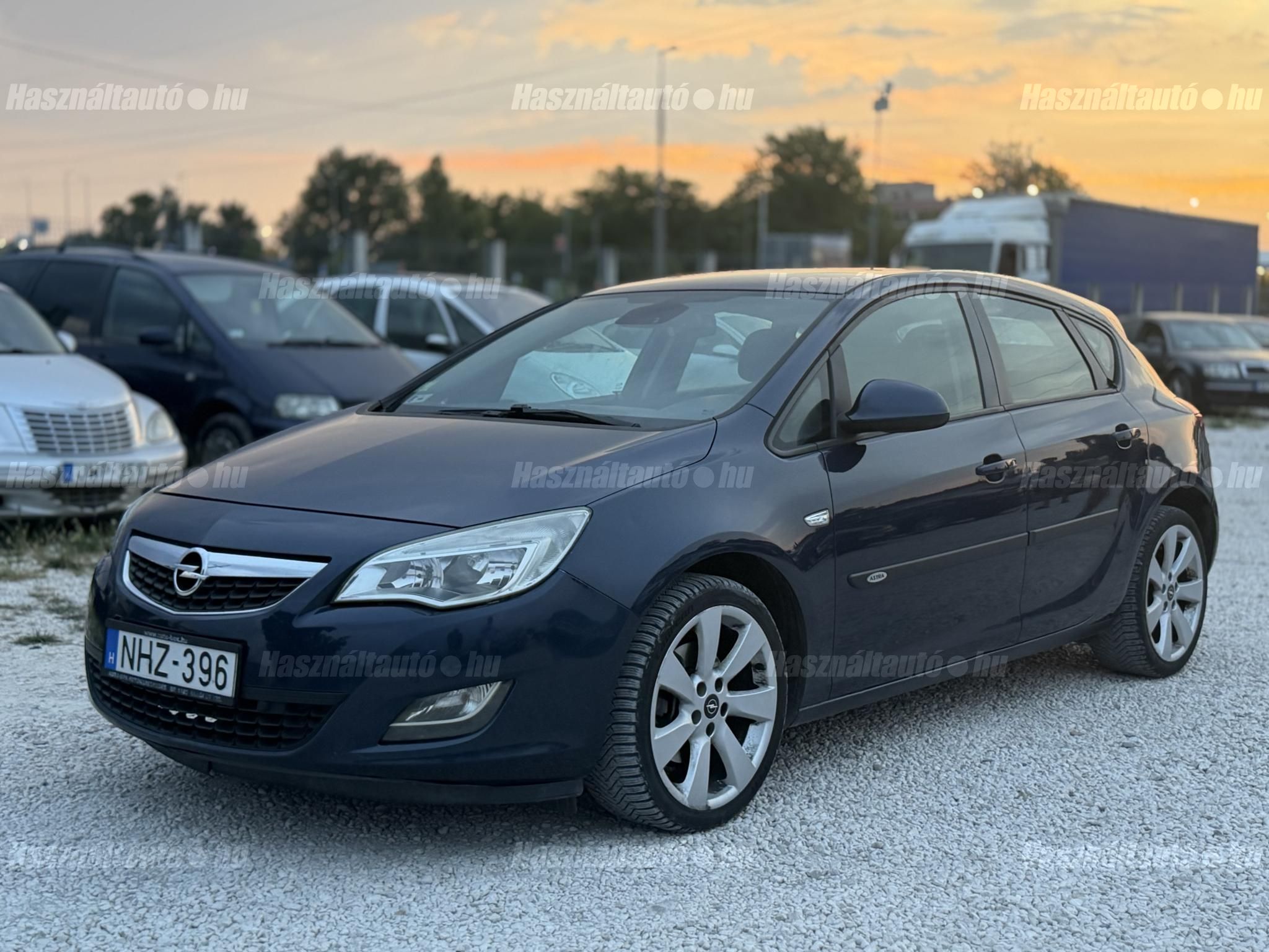 OPEL ASTRA J 2011/8 - 1