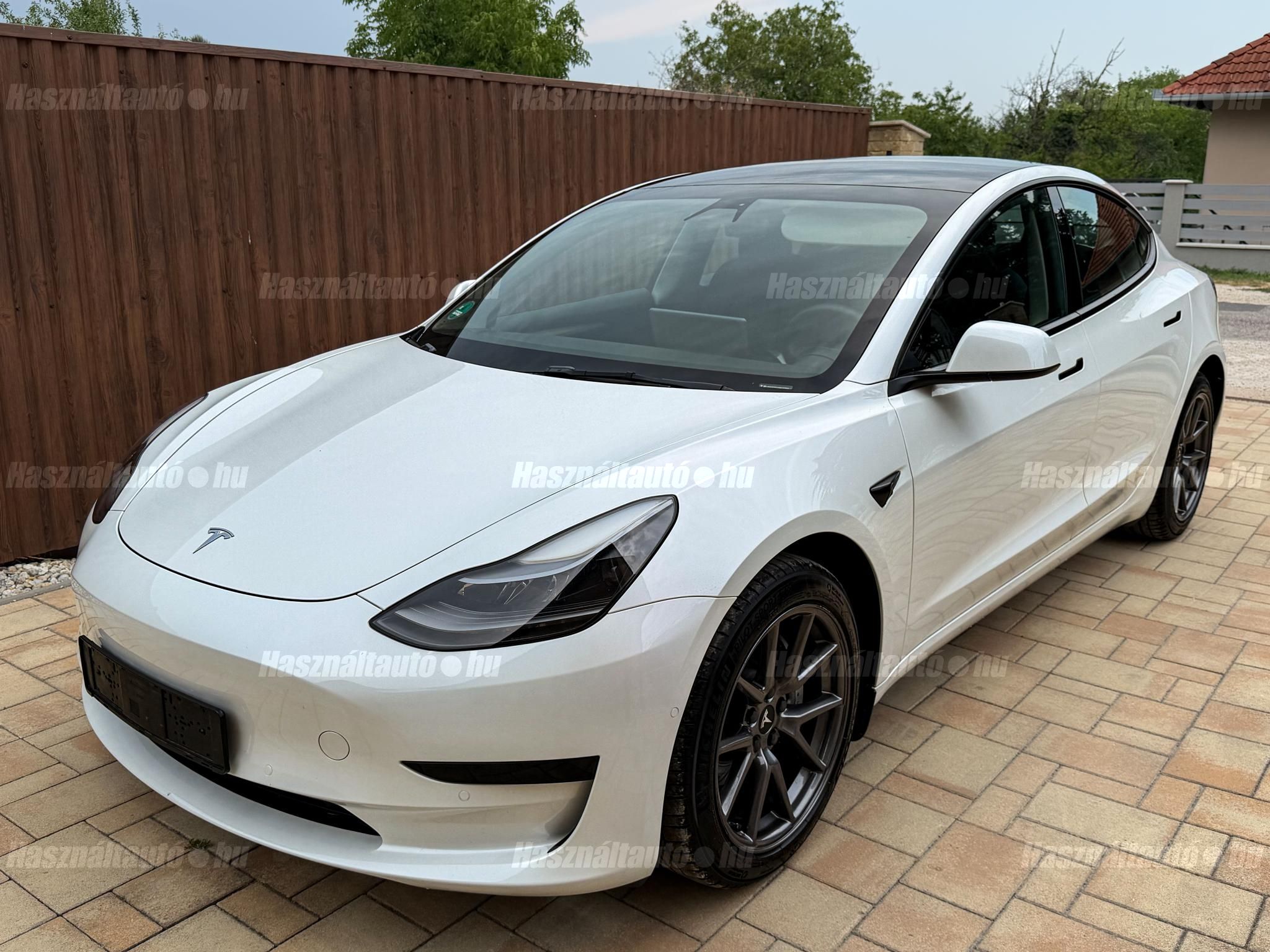 TESLA MODEL 3 2022/1 - 1