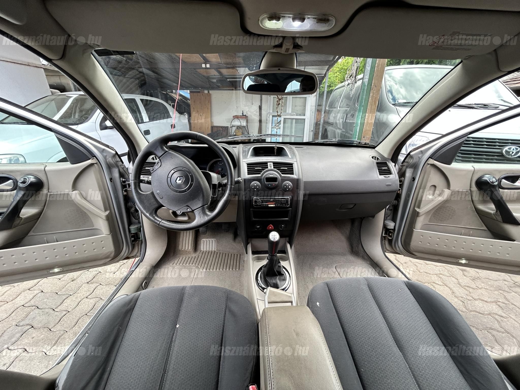 RENAULT MEGANE 2003 - 1