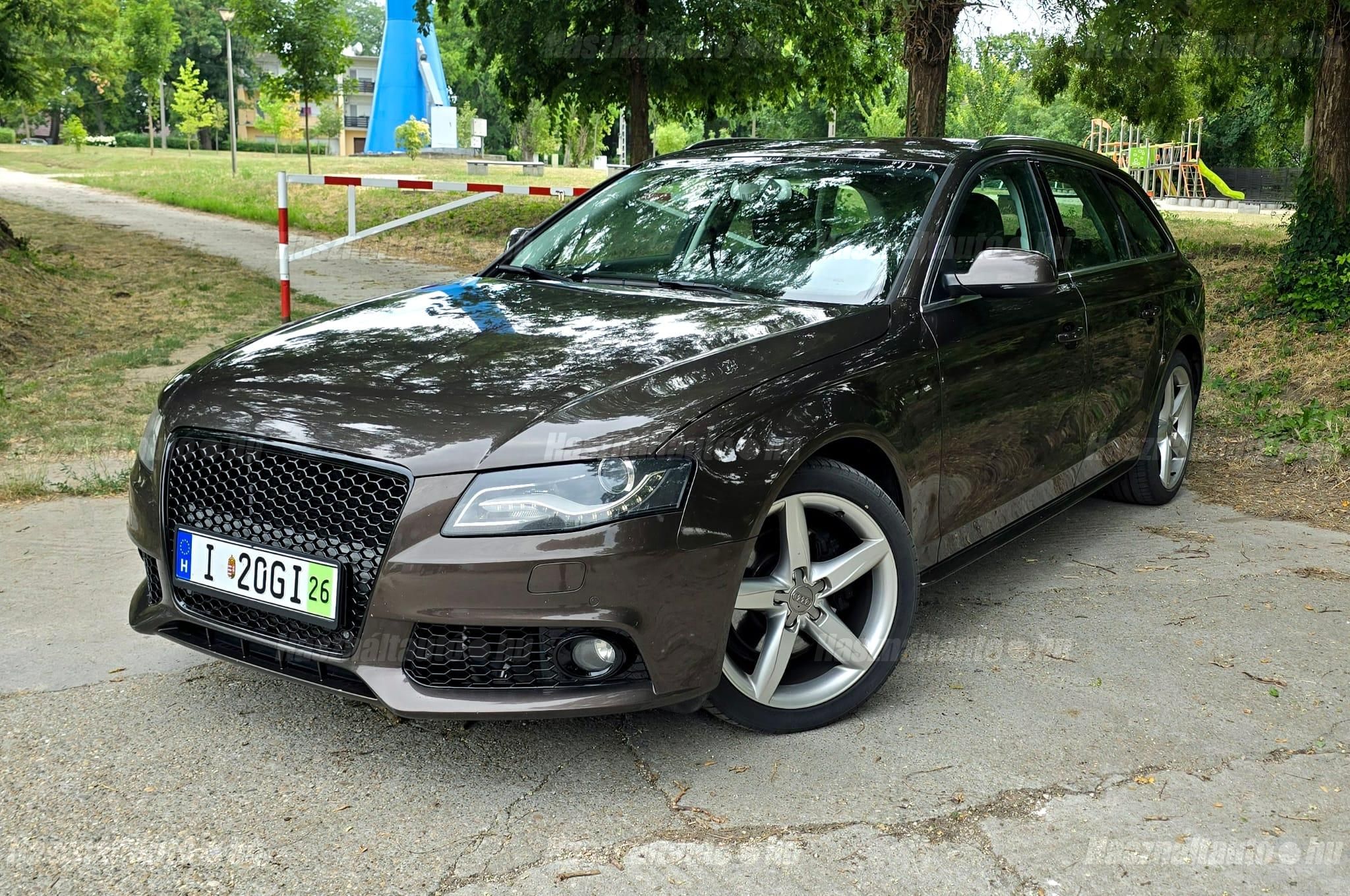 AUDI A4 2011/3 - 1