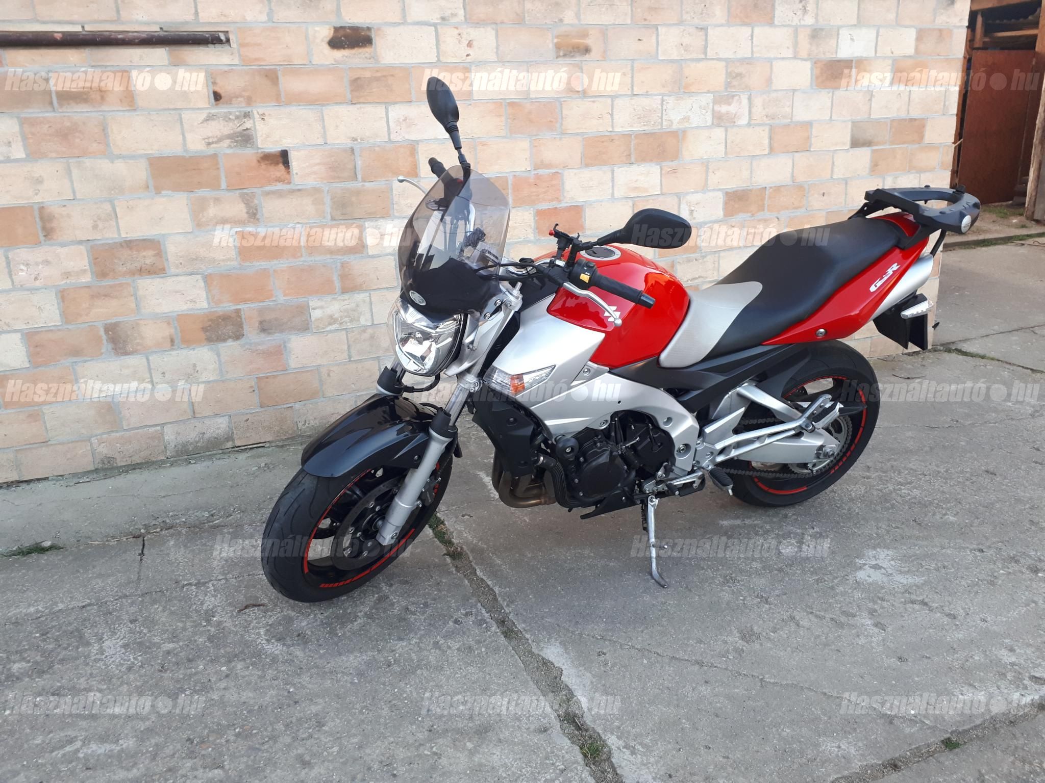 SUZUKI GSR 600 2006/9 - 1