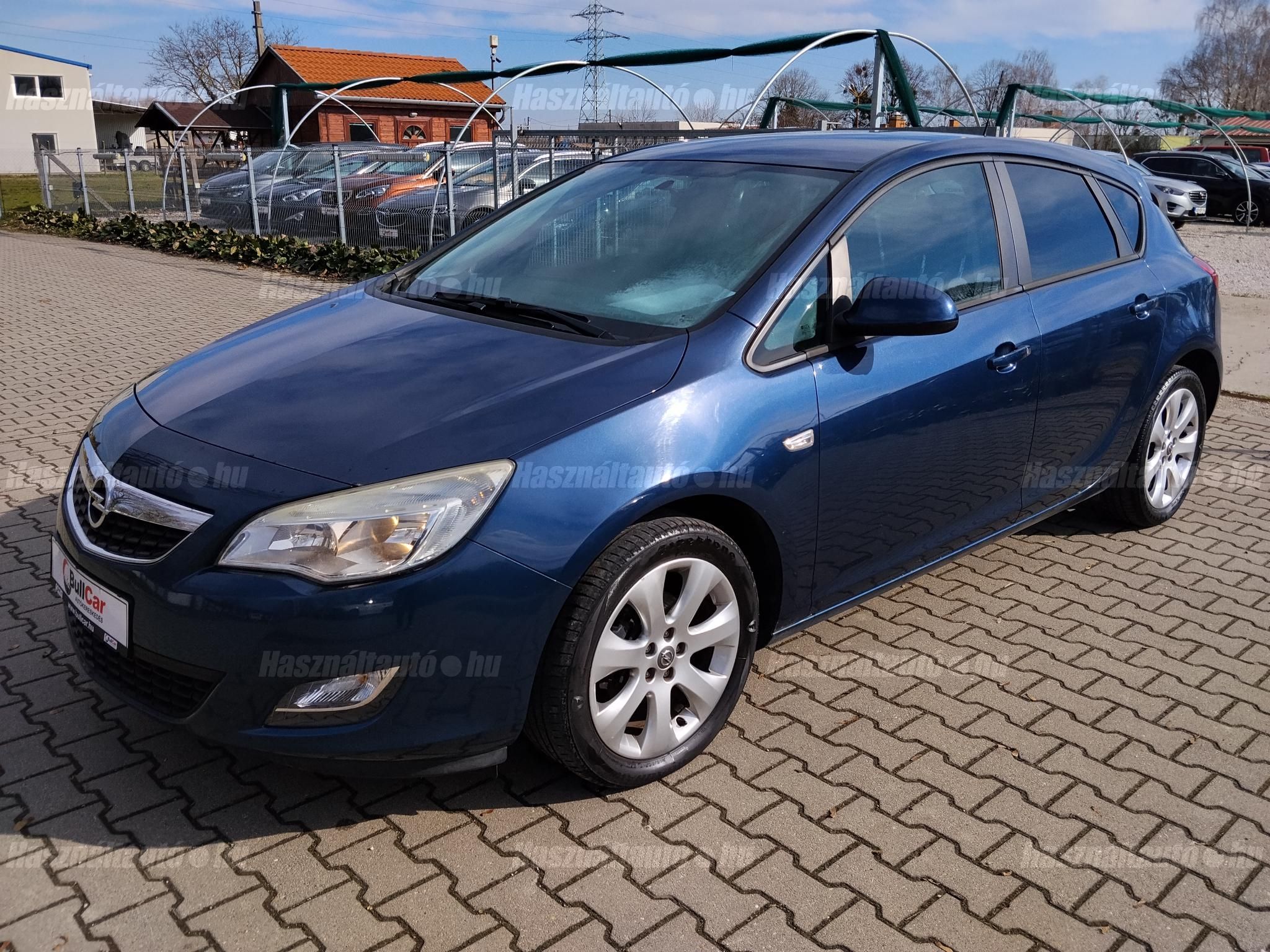 OPEL ASTRA J 2013/8 - 1