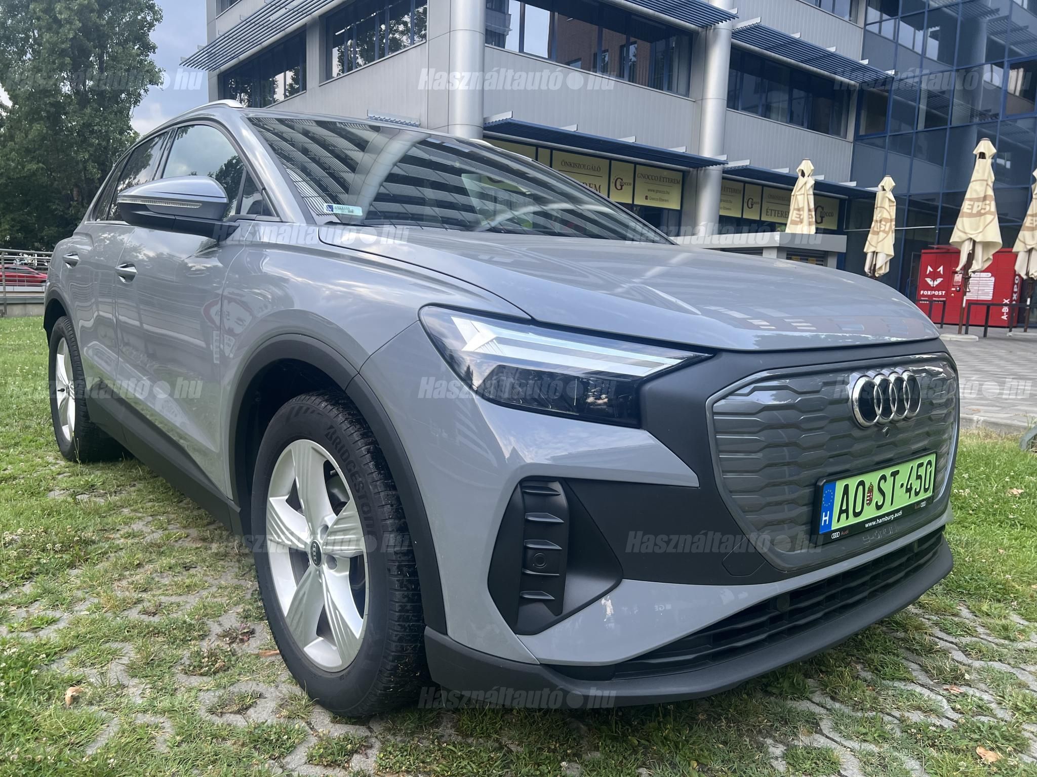 AUDI Q4 2023/3 - 1