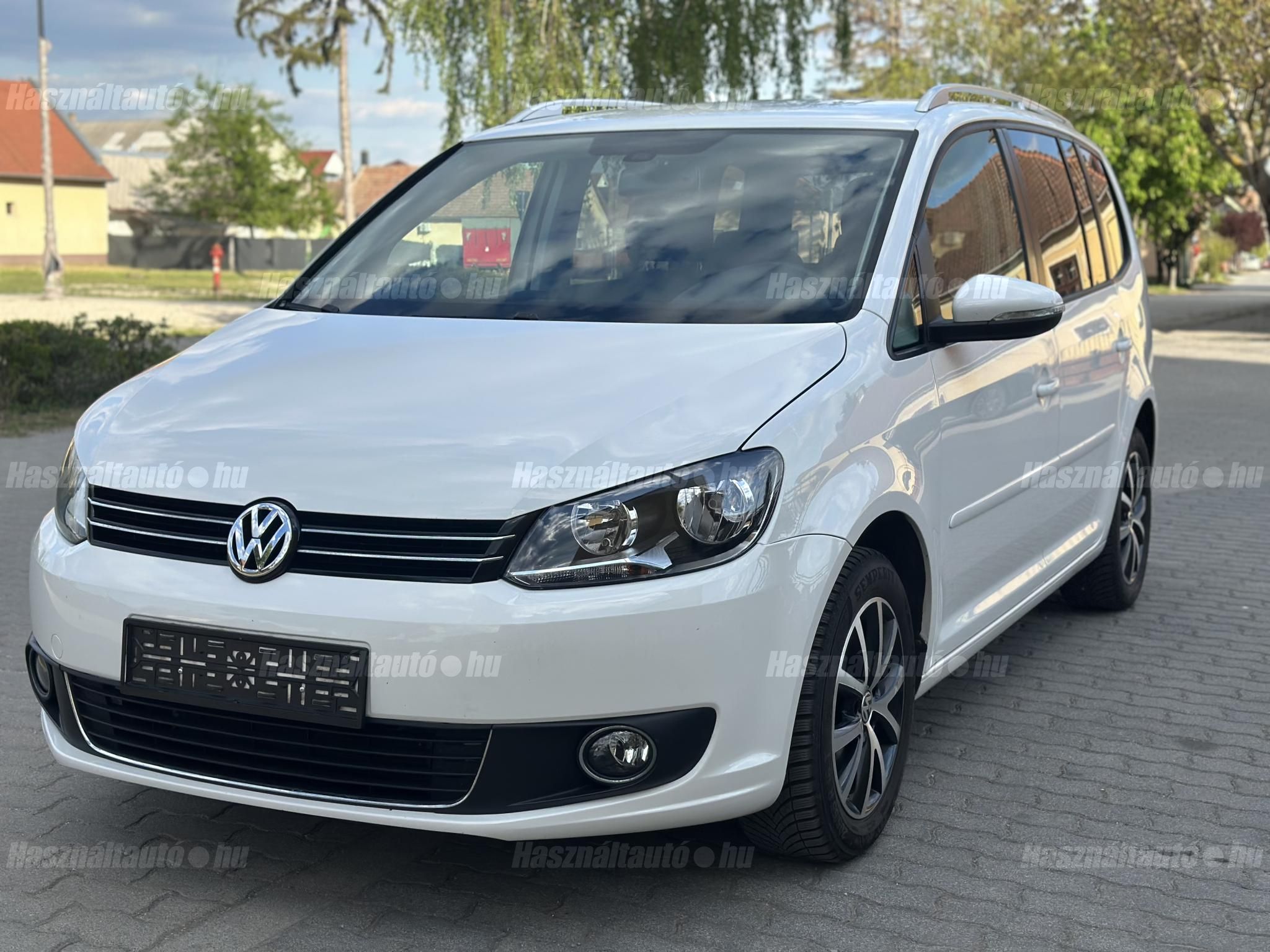 VOLKSWAGEN TOURAN 2013 - 1
