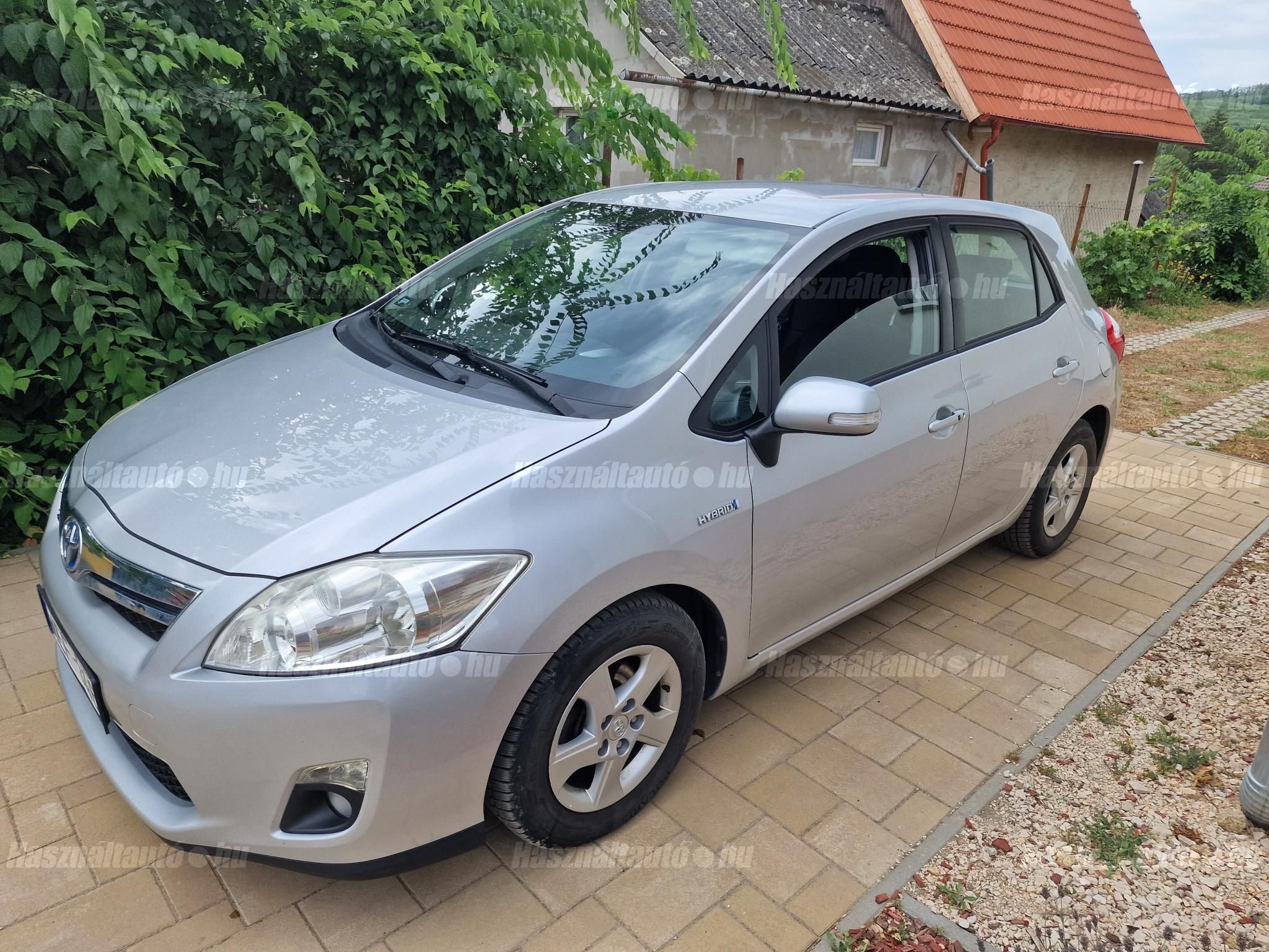 TOYOTA AURIS 2010 - 1