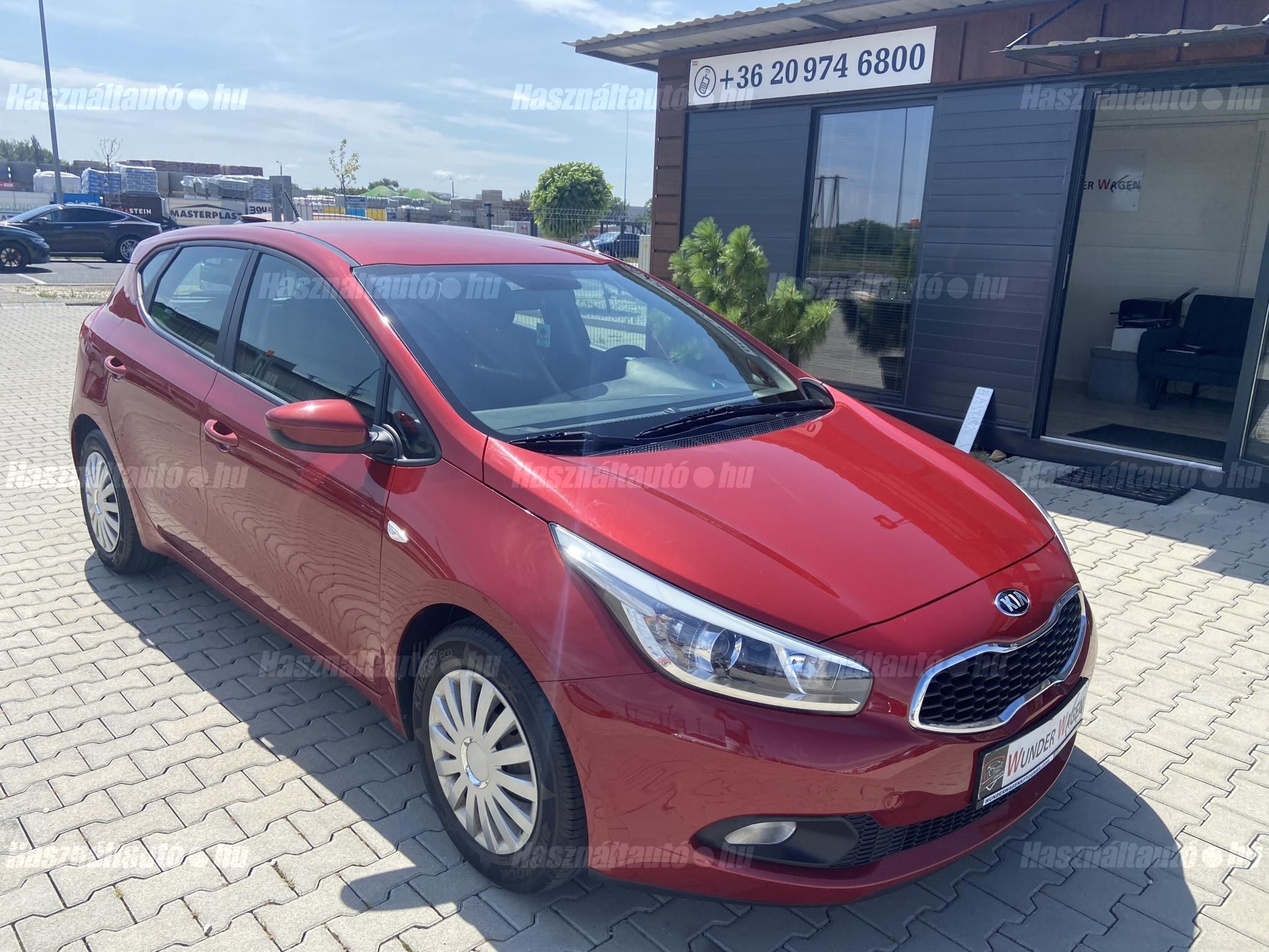 KIA CEE'D 2014/12 - 1
