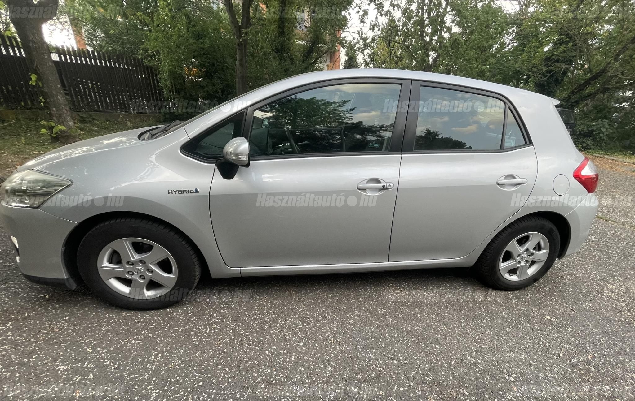 TOYOTA AURIS 2012 - 1